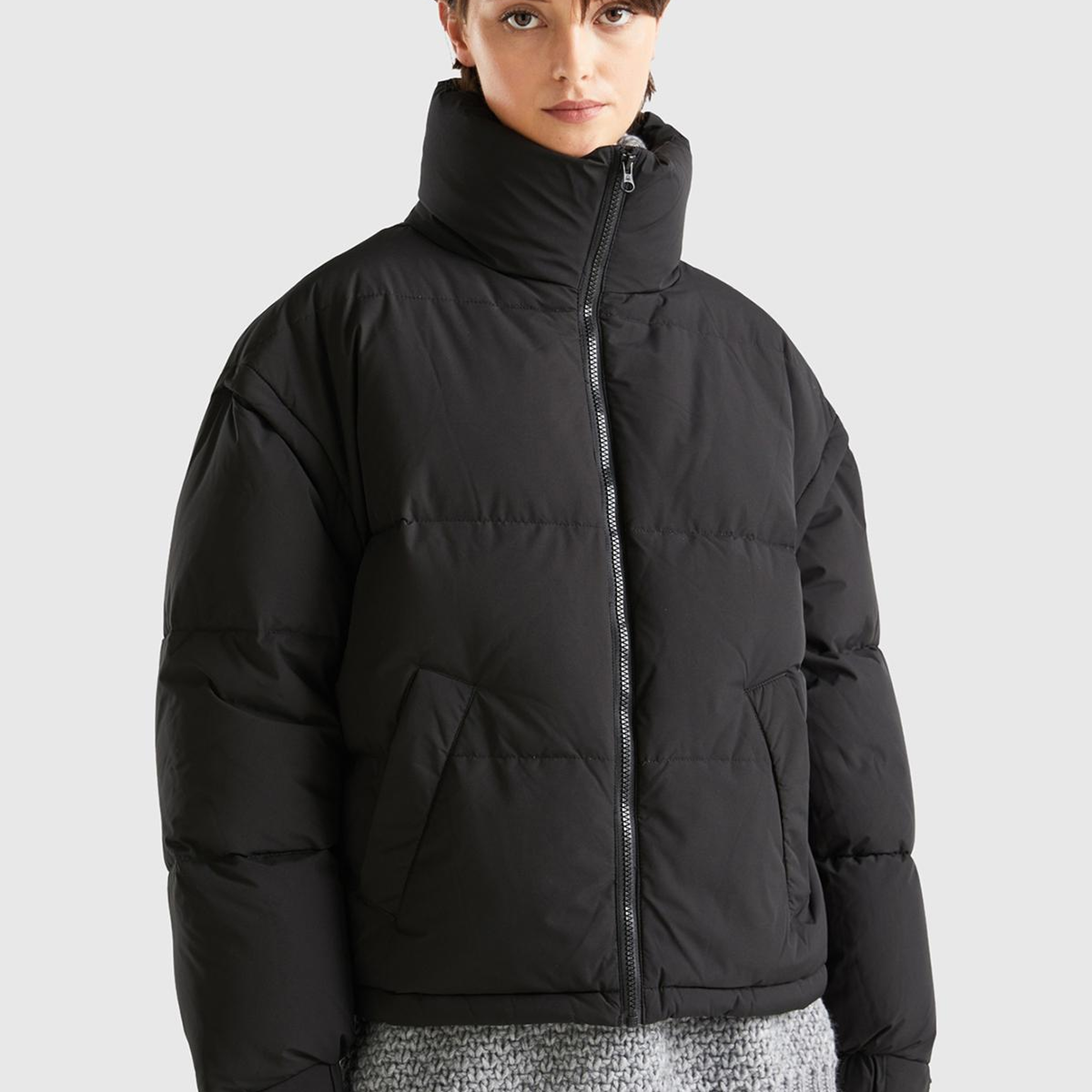 Kadın Siyah Kaz Tüyü Dolgulu Pufa Mont