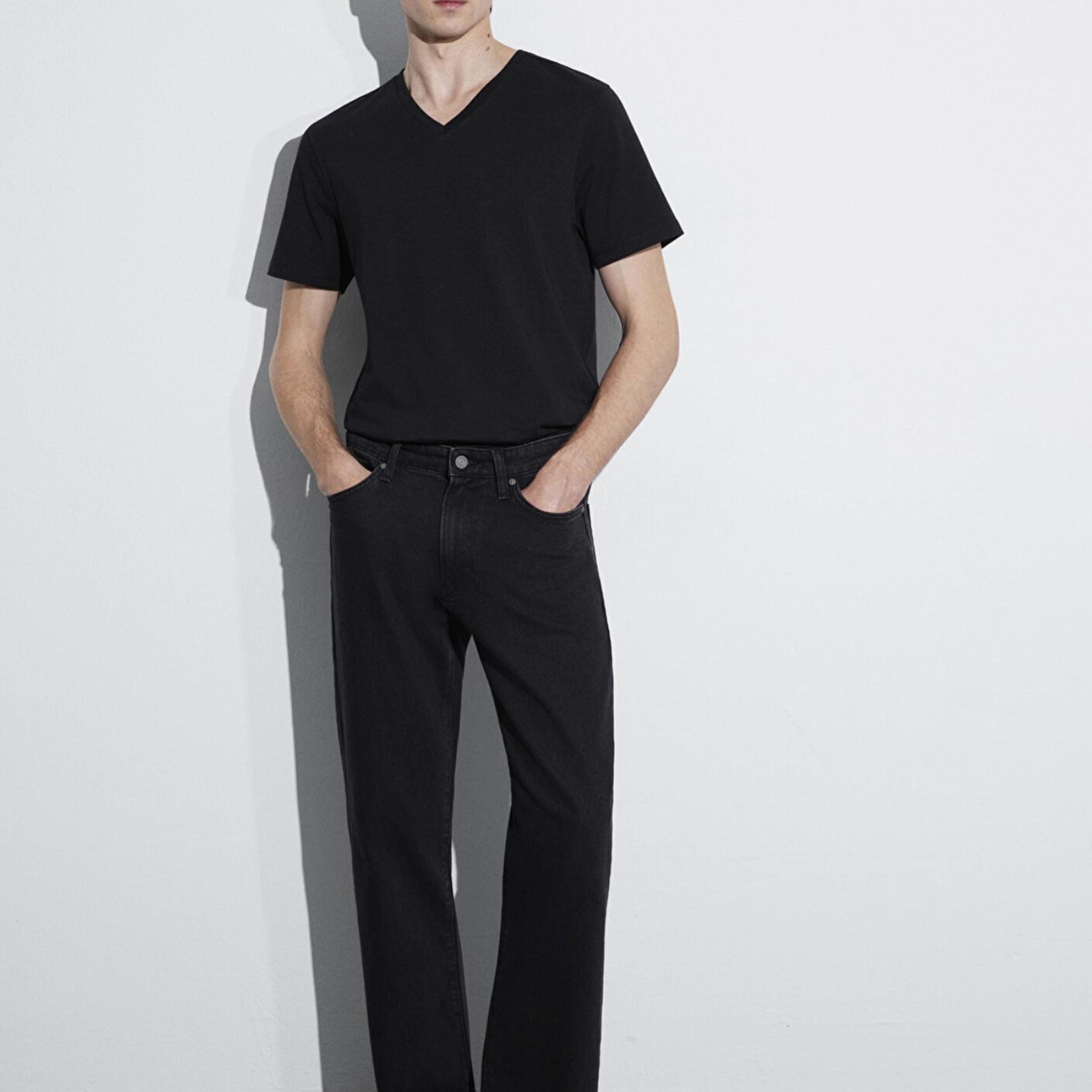 Mavi Stretch V Yaka Siyah Basic Tişört Fitted / Vücuda Oturan Kesim 061748-900