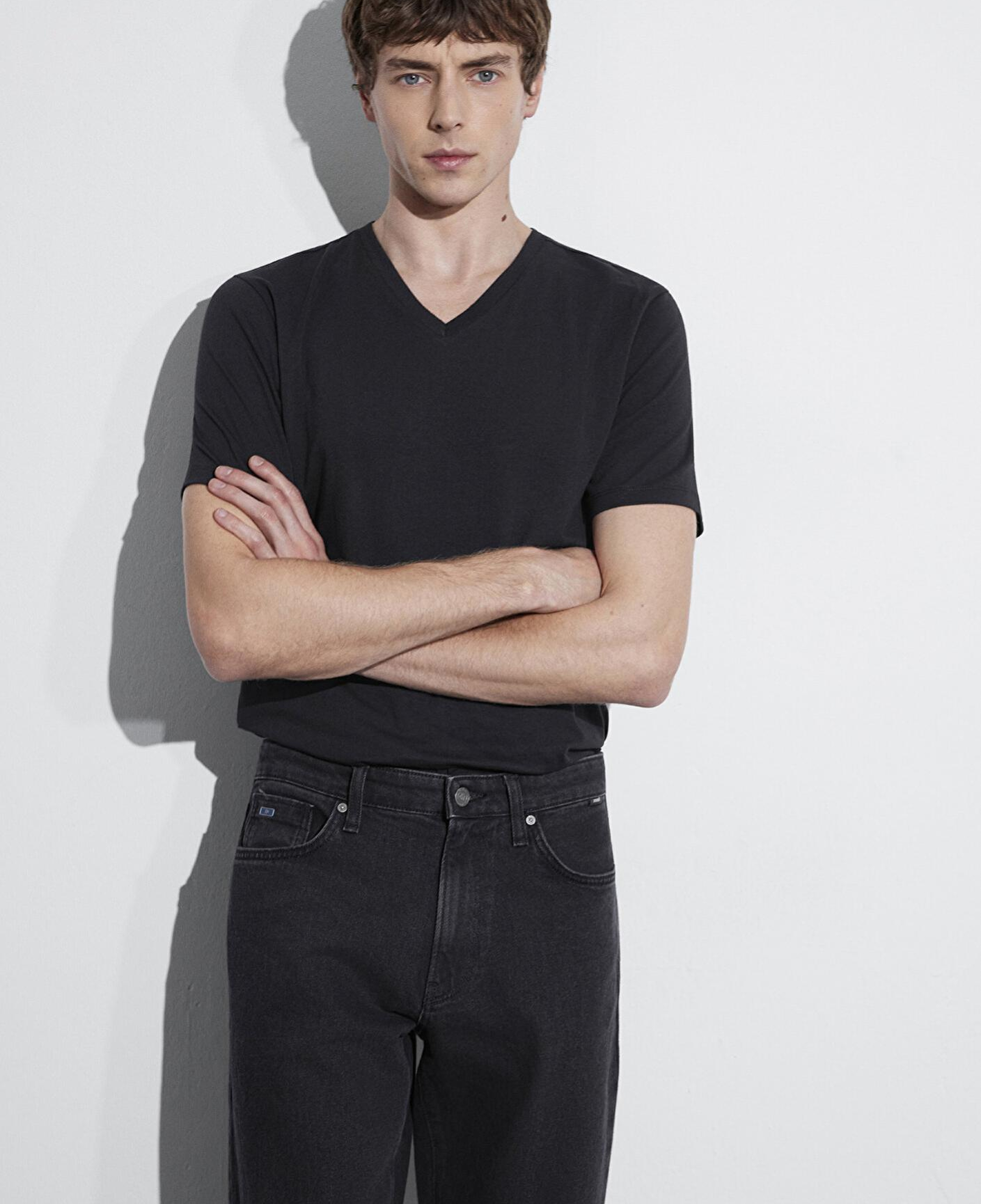 Mavi Stretch V Yaka Siyah Basic Tişört Fitted / Vücuda Oturan Kesim 061748-900