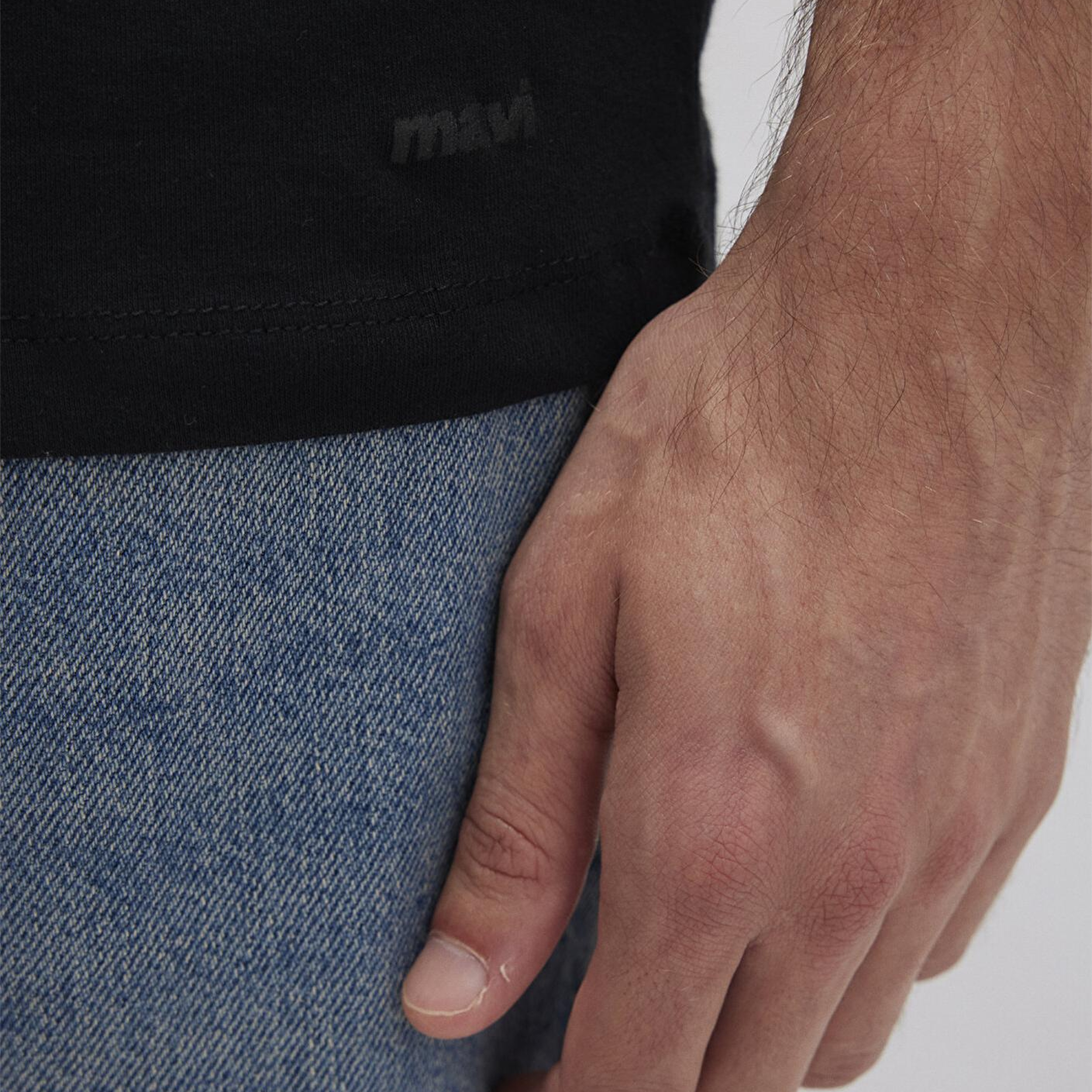 Mavi Stretch Siyah Basic Tişört Fitted / Vücuda Oturan Kesim 061747-900