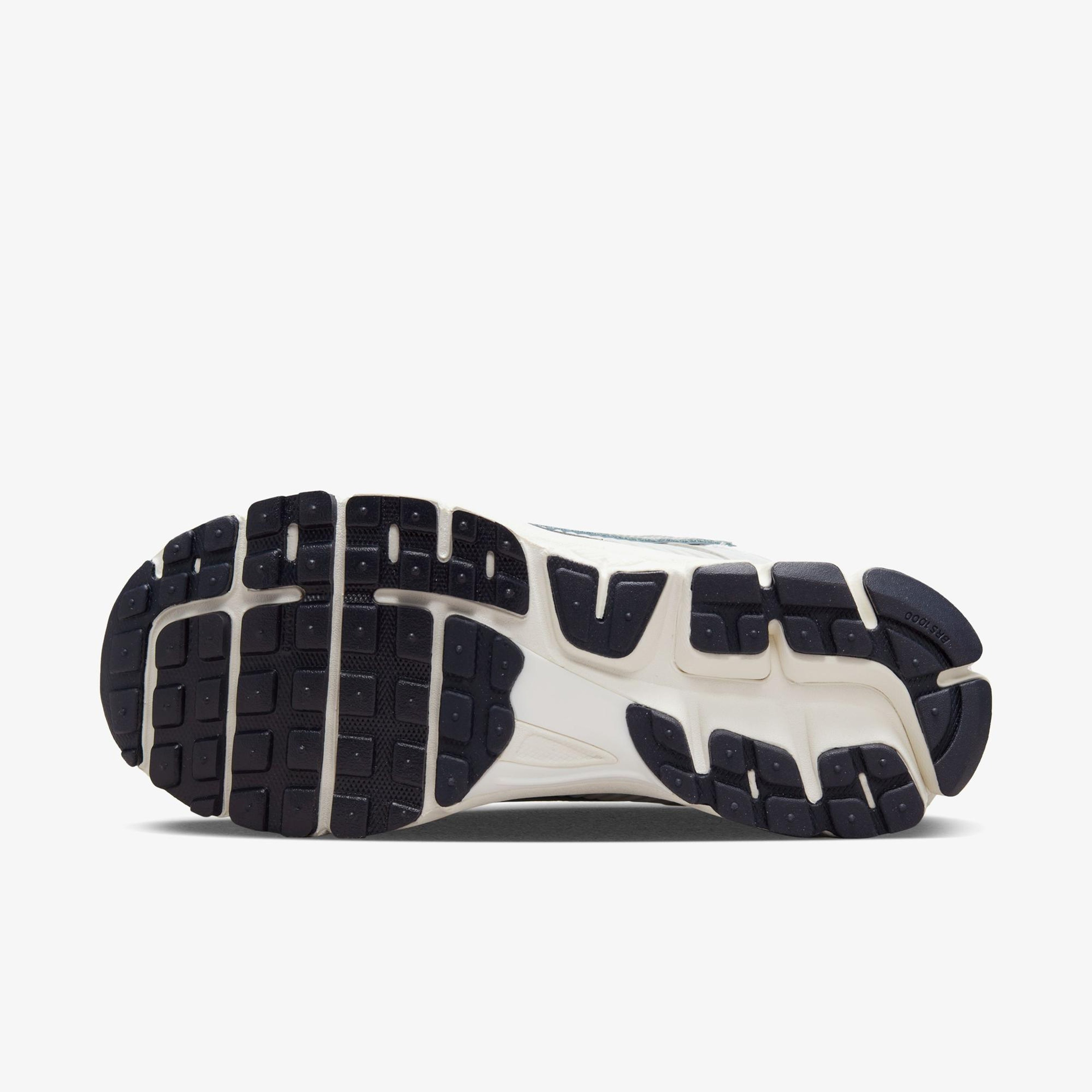 Nike Zoom Vomero 5 Kadın Gri Spor Ayakkabı