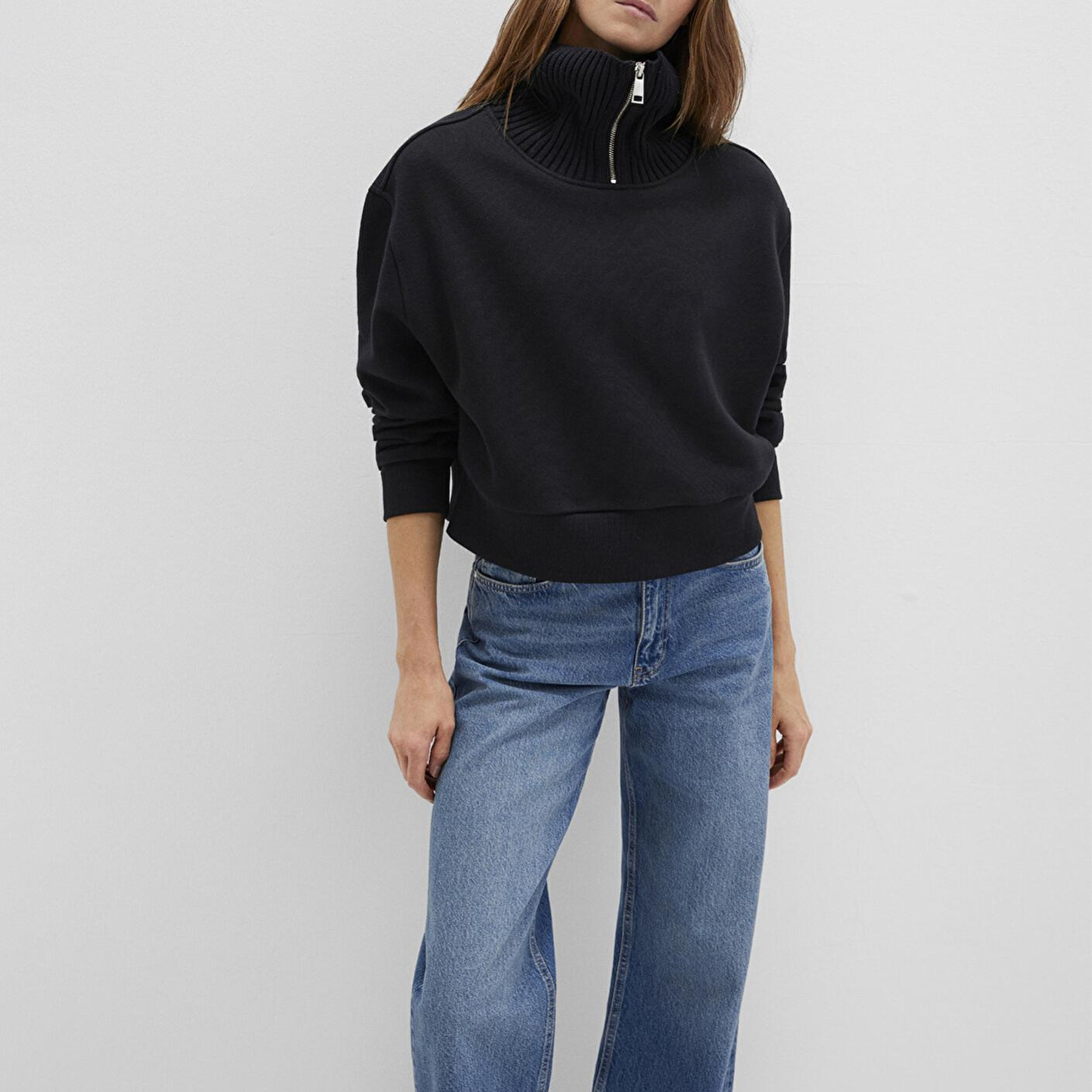 Mavi Yarı Fermuarlı Dik Yaka Siyah Sweatshirt 1S10434-900