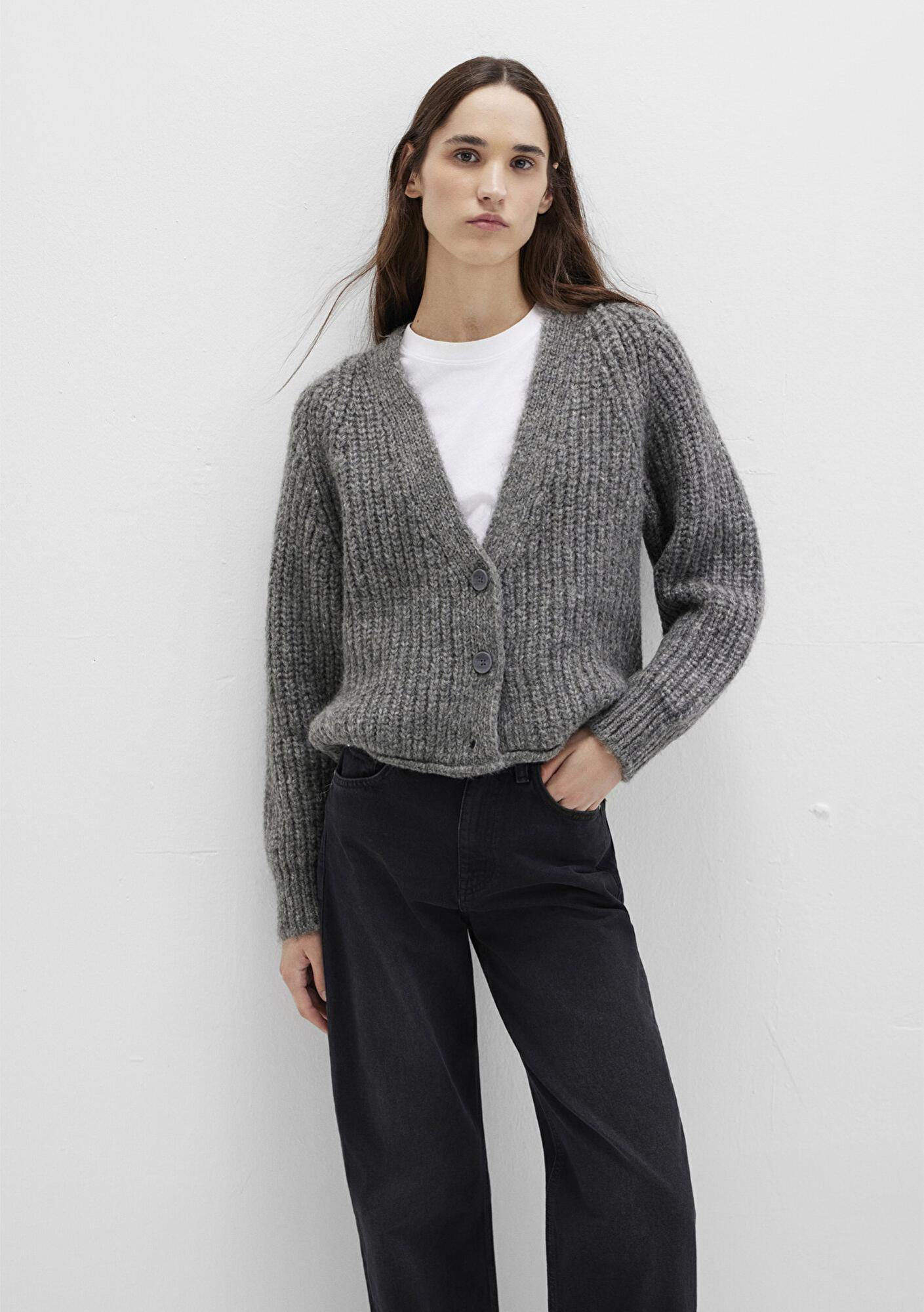 Mavi Düğme Detaylı Gri Hırka Regular Fit / Normal Kesim 1710386-80024