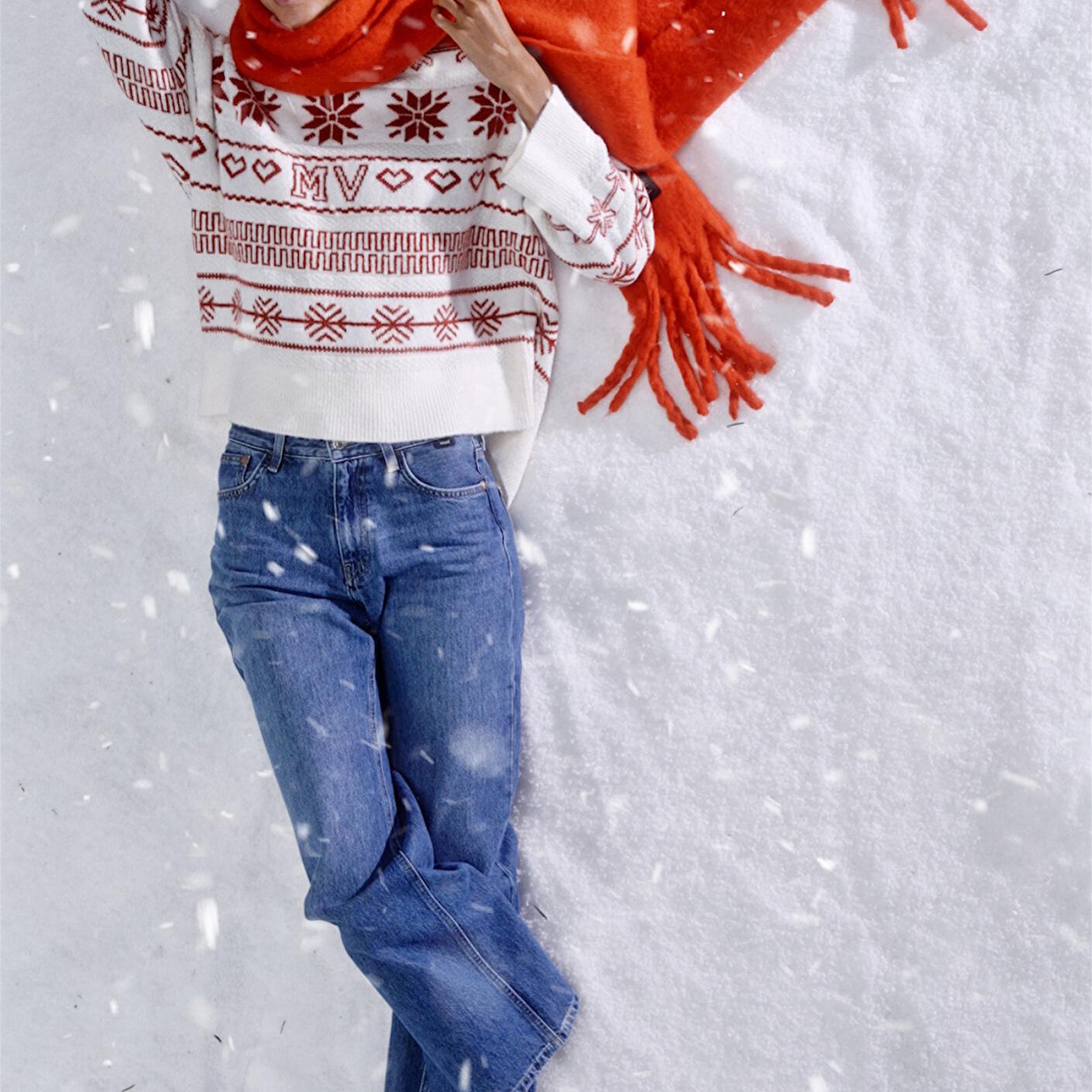 Mavi Yılbaşı Temalı Ekru Kazak Oversize / Geniş Kesim 1710804-70057