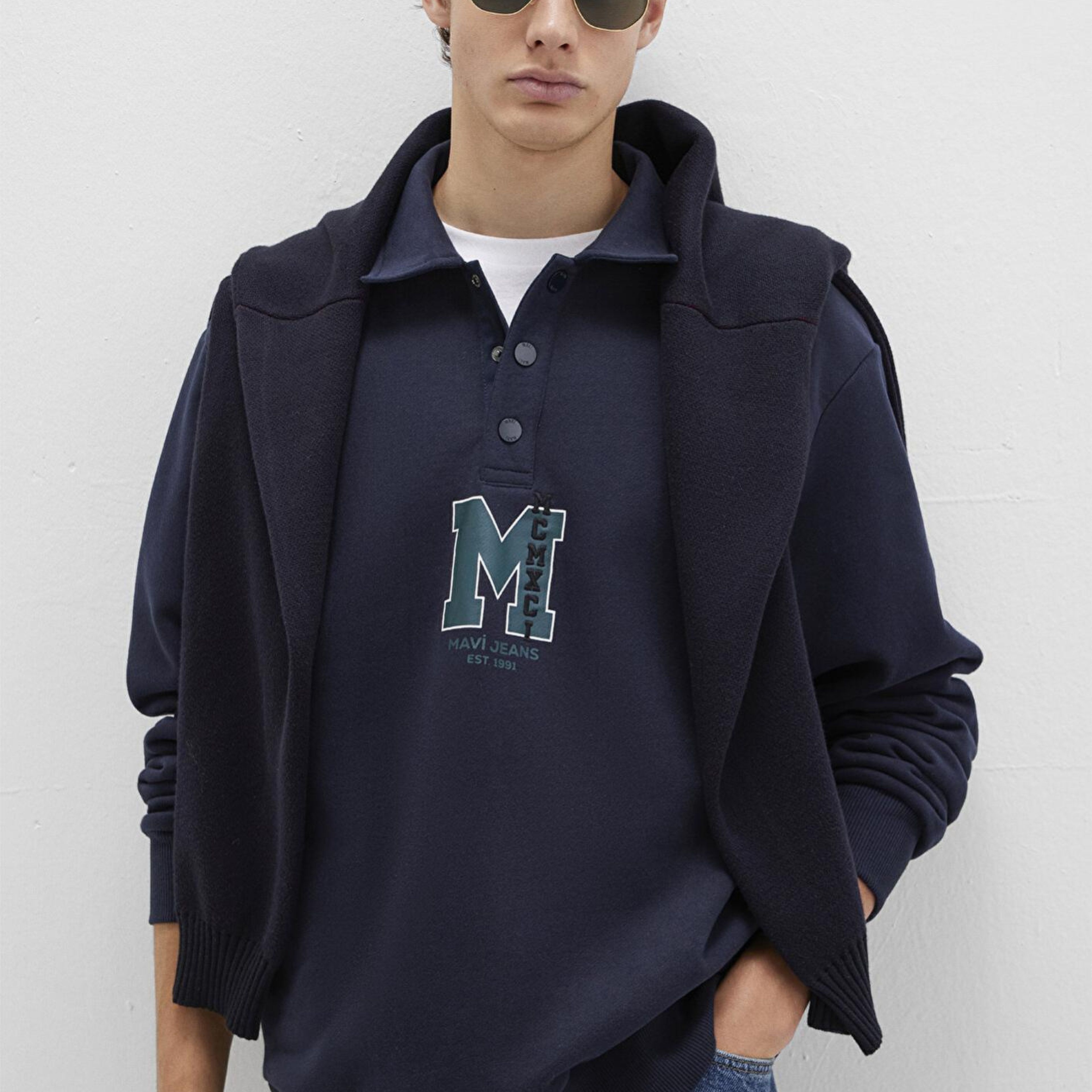 Mavi M Logo Baskılı Lacivert Sweatshirt 0S10494-70490