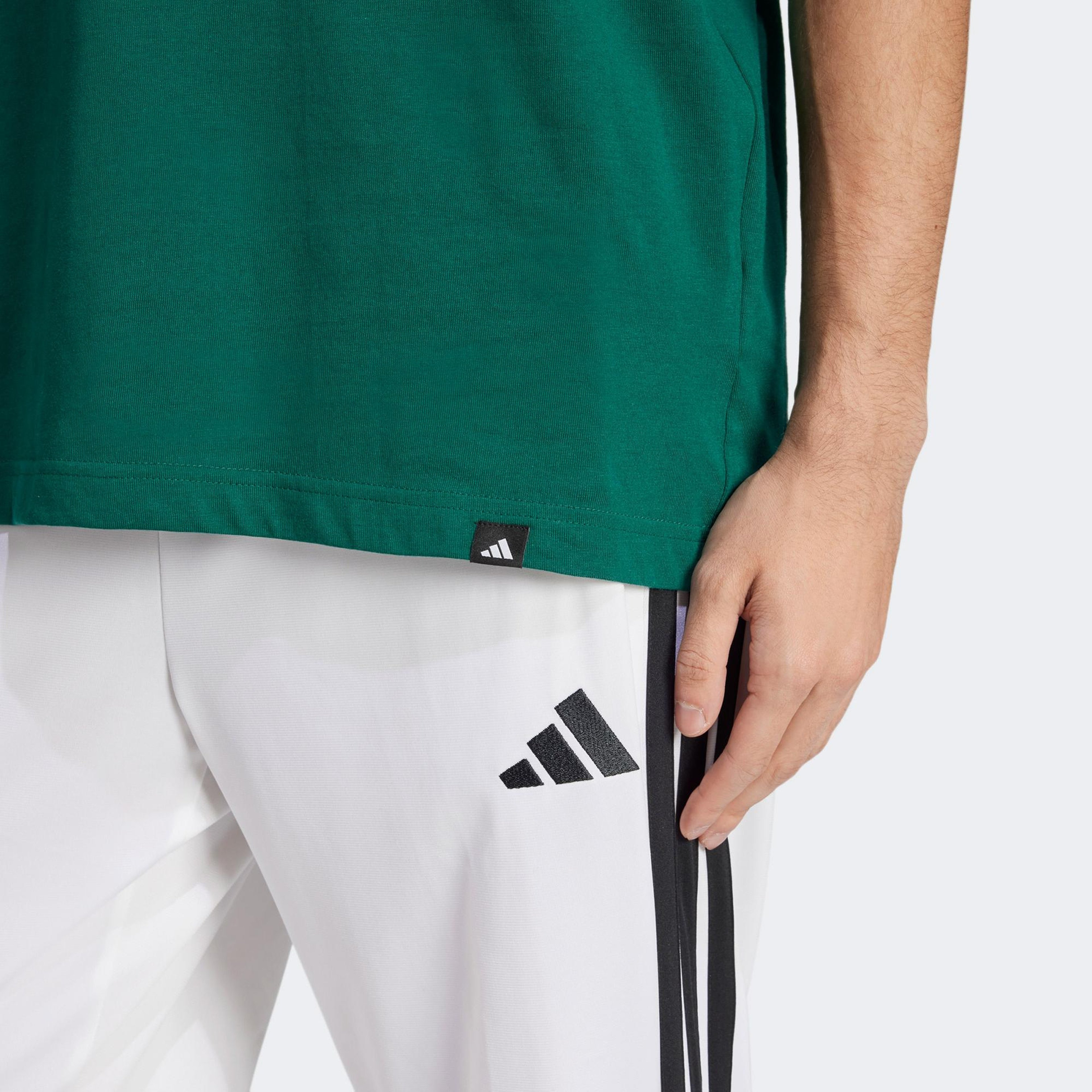 adidas Tec Outline Graphic Erkek Yeşil T-Shirt