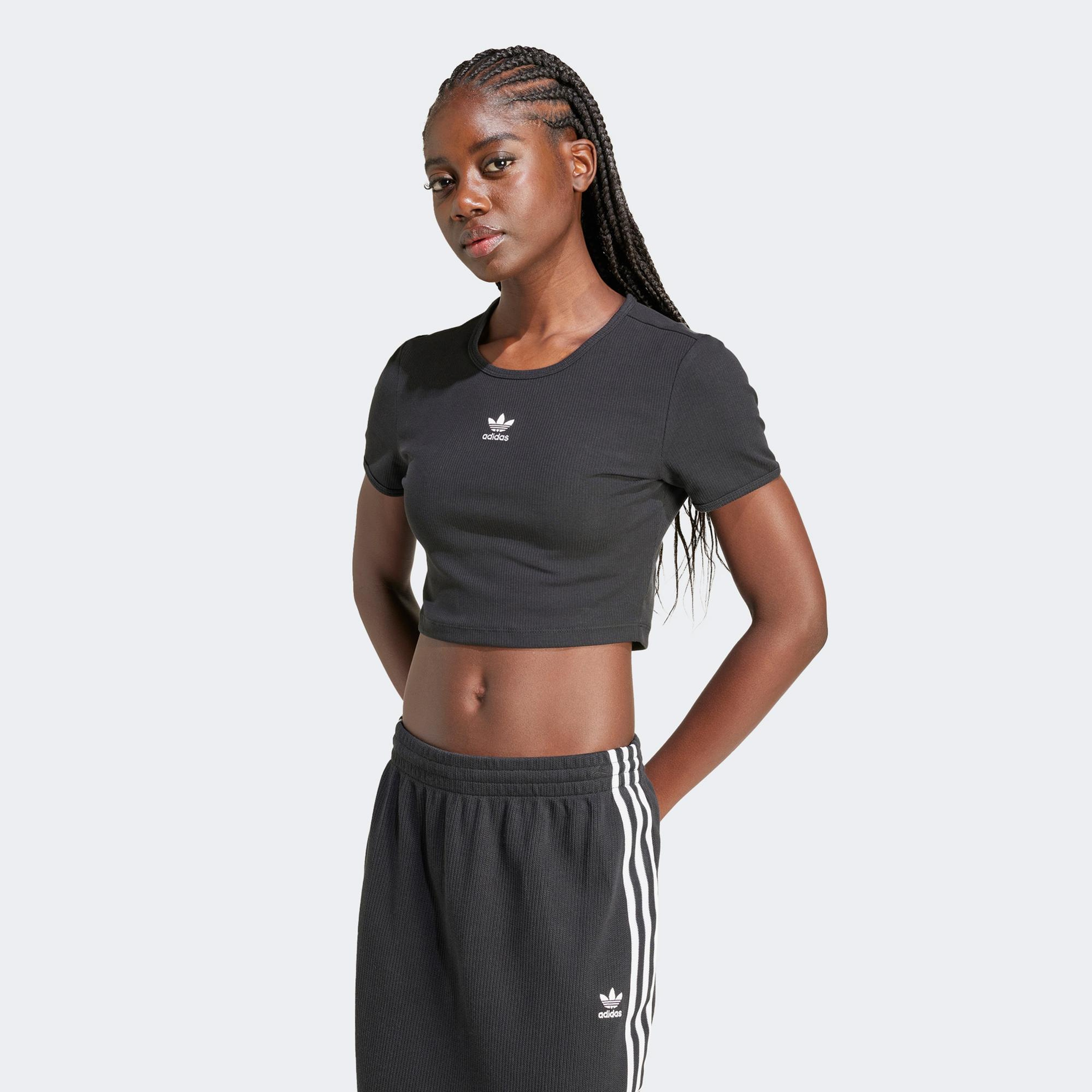 adidas Essentials Rib Kadın Siyah Crop T-Shirt