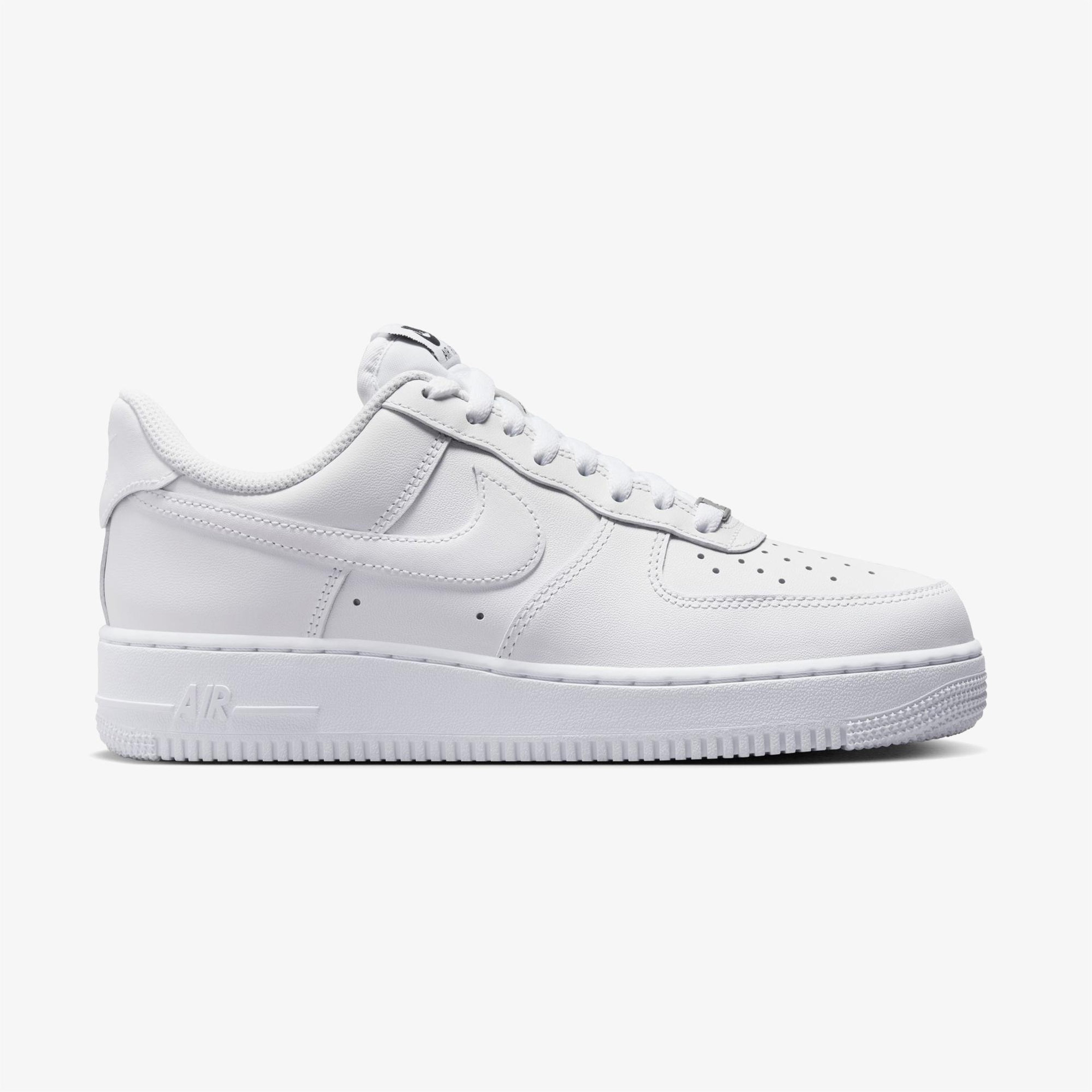 Nike Air Force 1 '07 Flyease Kadın Beyaz Spor Ayakkabı
