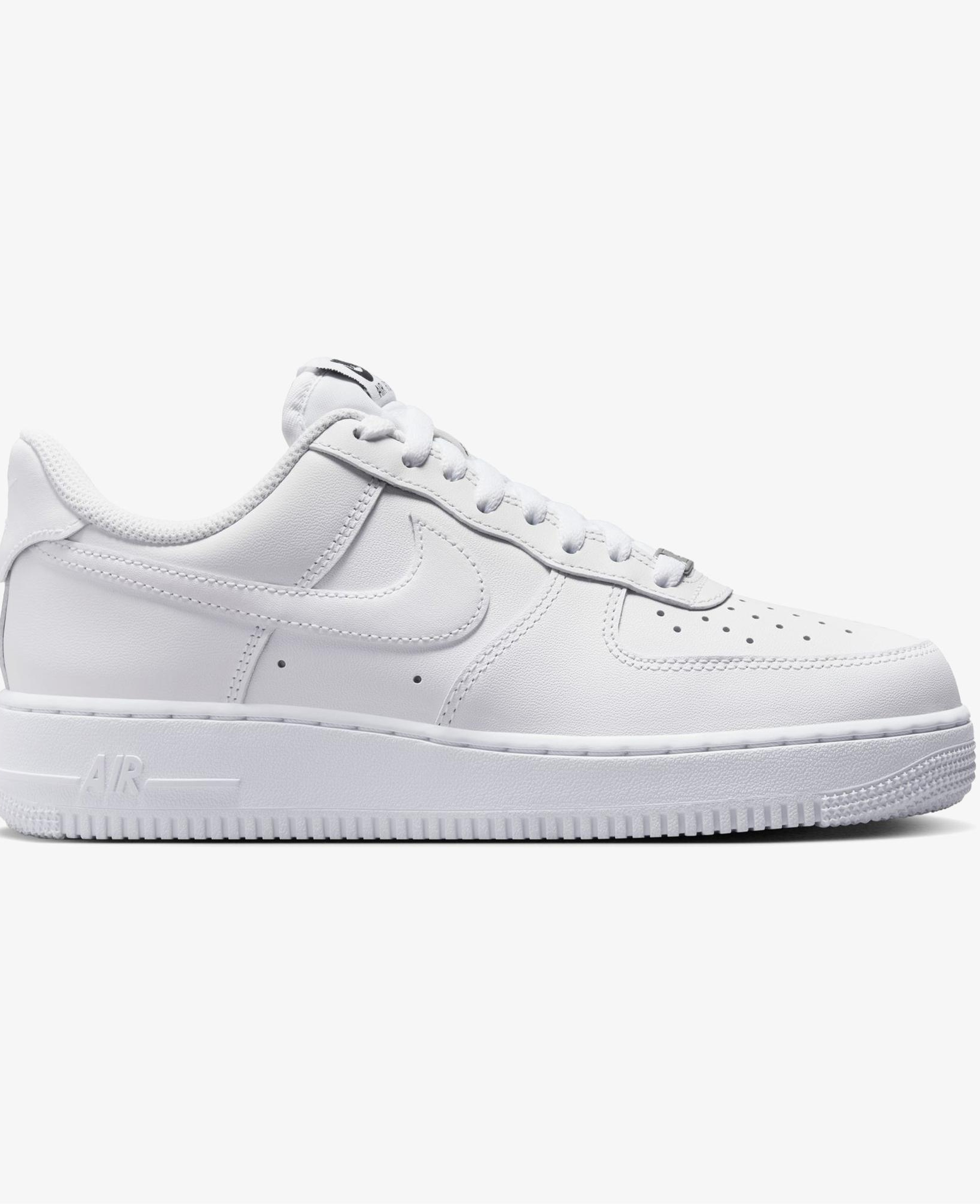 Nike Air Force 1 '07 Flyease Kadın Beyaz Spor Ayakkabı