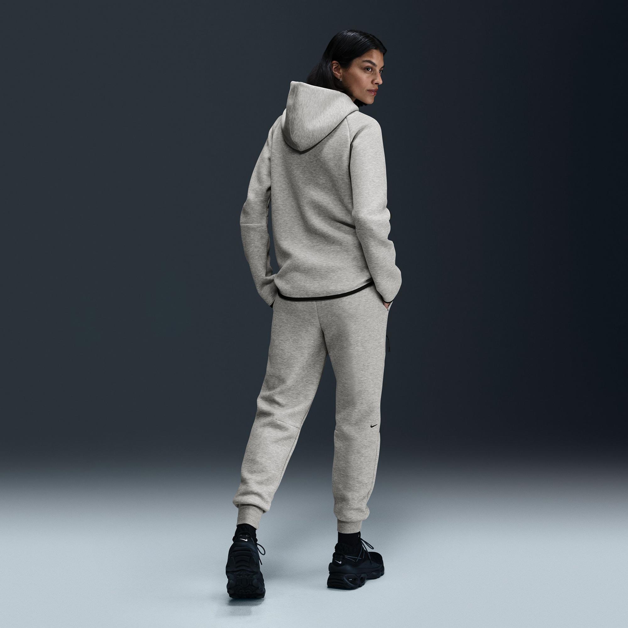 Nike Sportswear Tech Fleece Kadın Gri Eşofman Altı