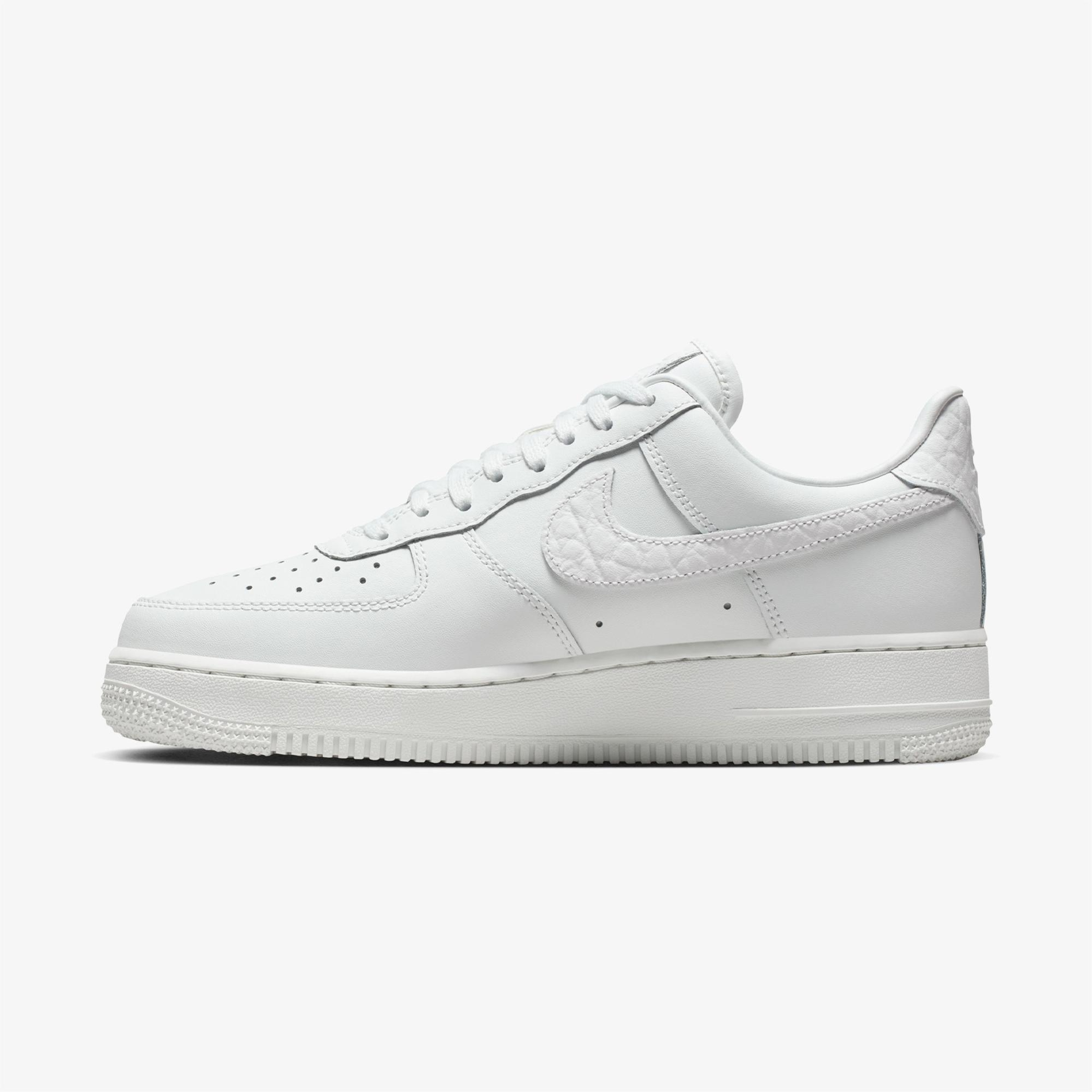 Nike Air Force 1 '07 Low Kadın Beyaz Spor Ayakkabı