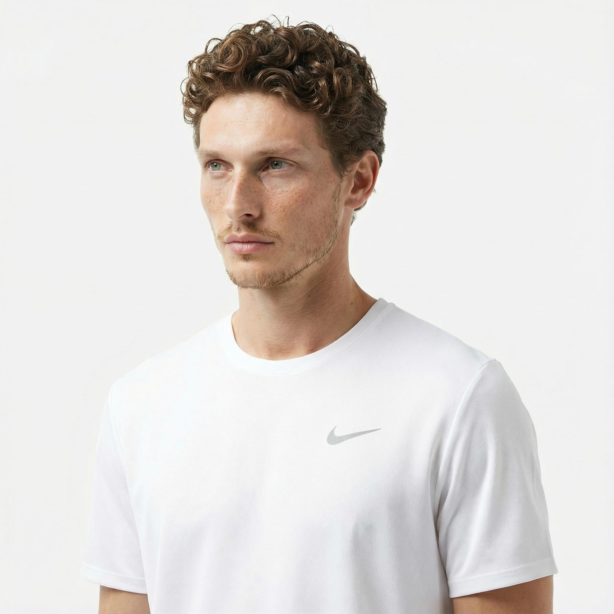 Nike Dri-Fit Miler Erkek Beyaz T-Shirt