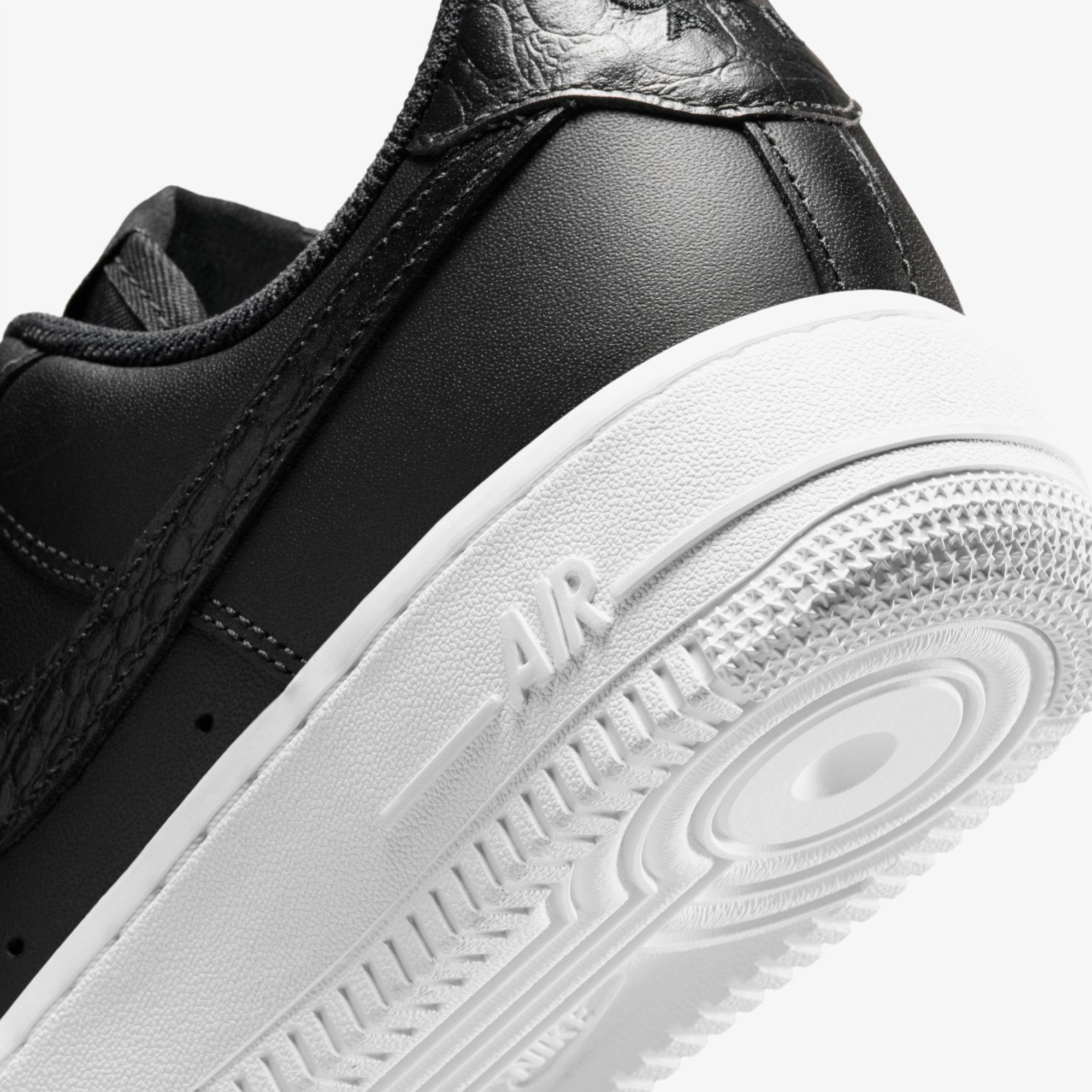 Nike Air Force 1 '07 SE Kadın Siyah Spor Ayakkabı