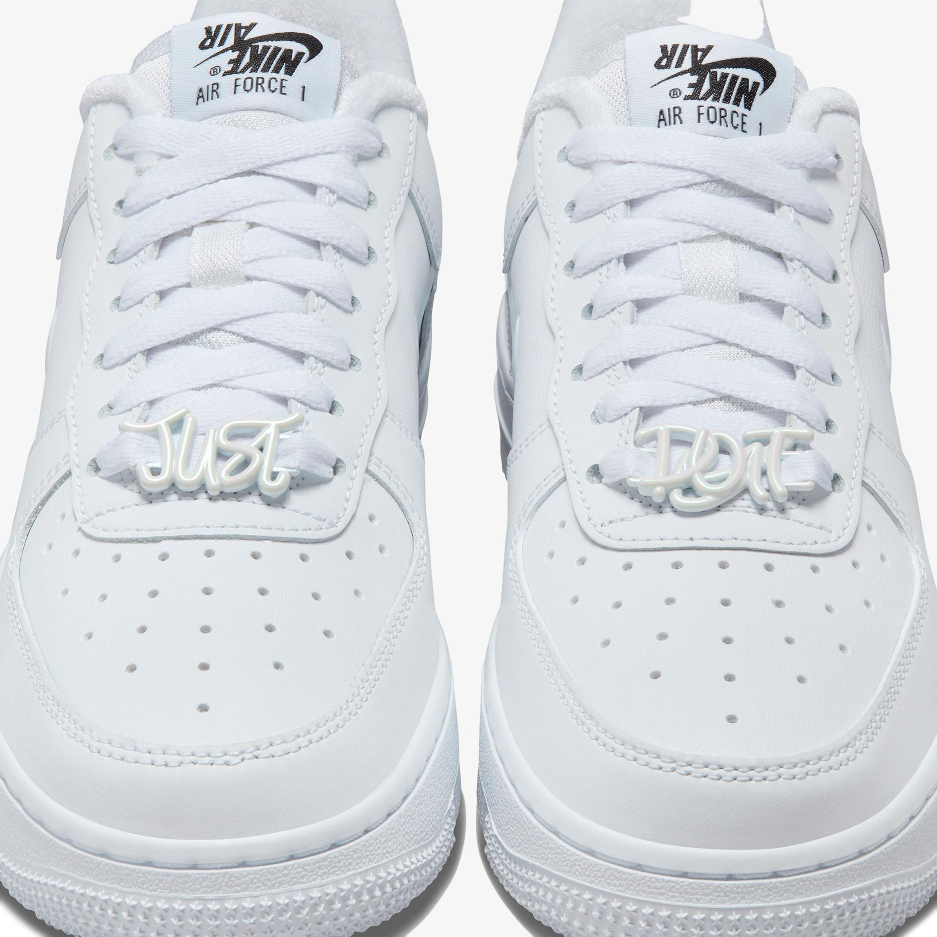 Nike Air Force 1 '07 Kadın Beyaz Spor Ayakkabı