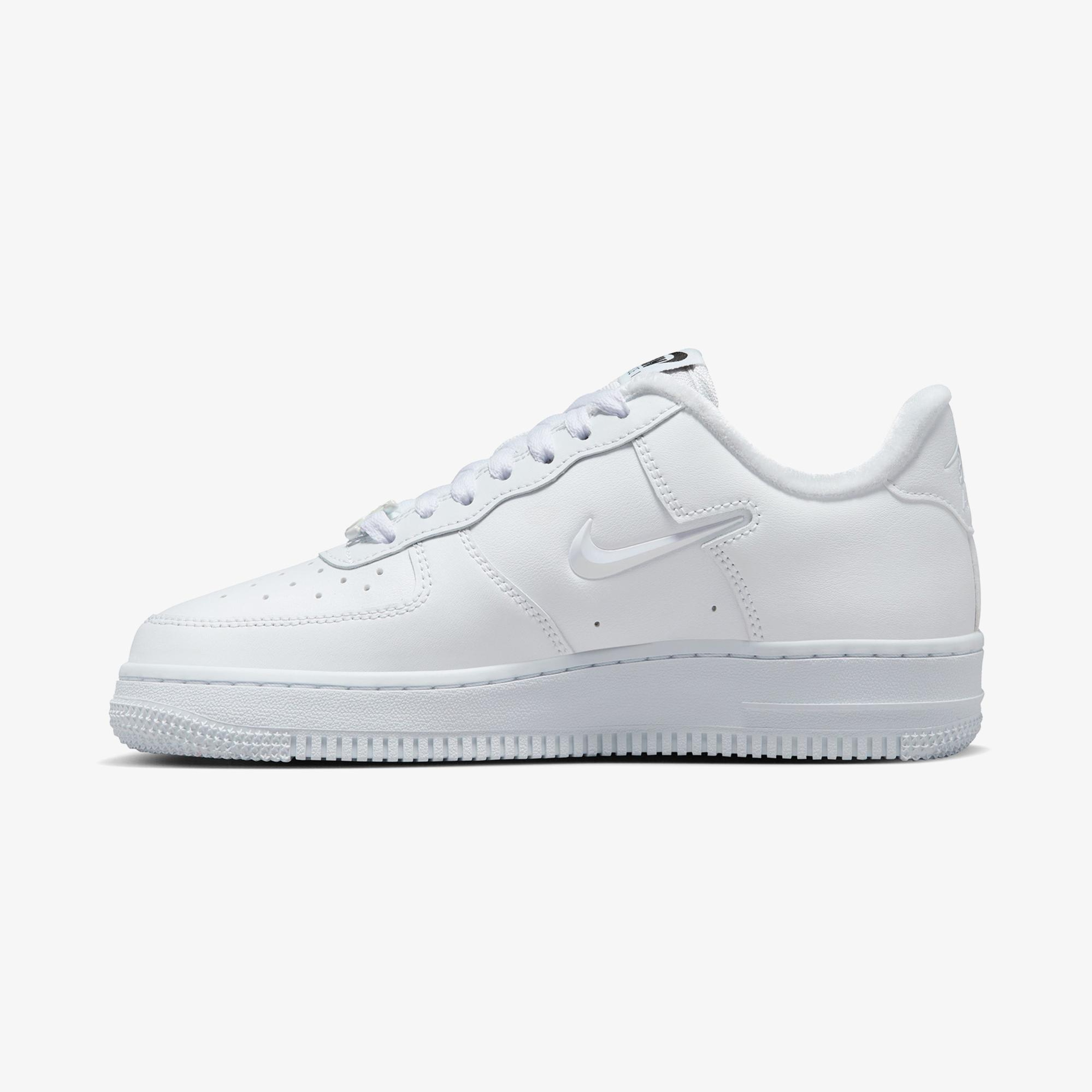 Nike Air Force 1 '07 Kadın Beyaz Spor Ayakkabı