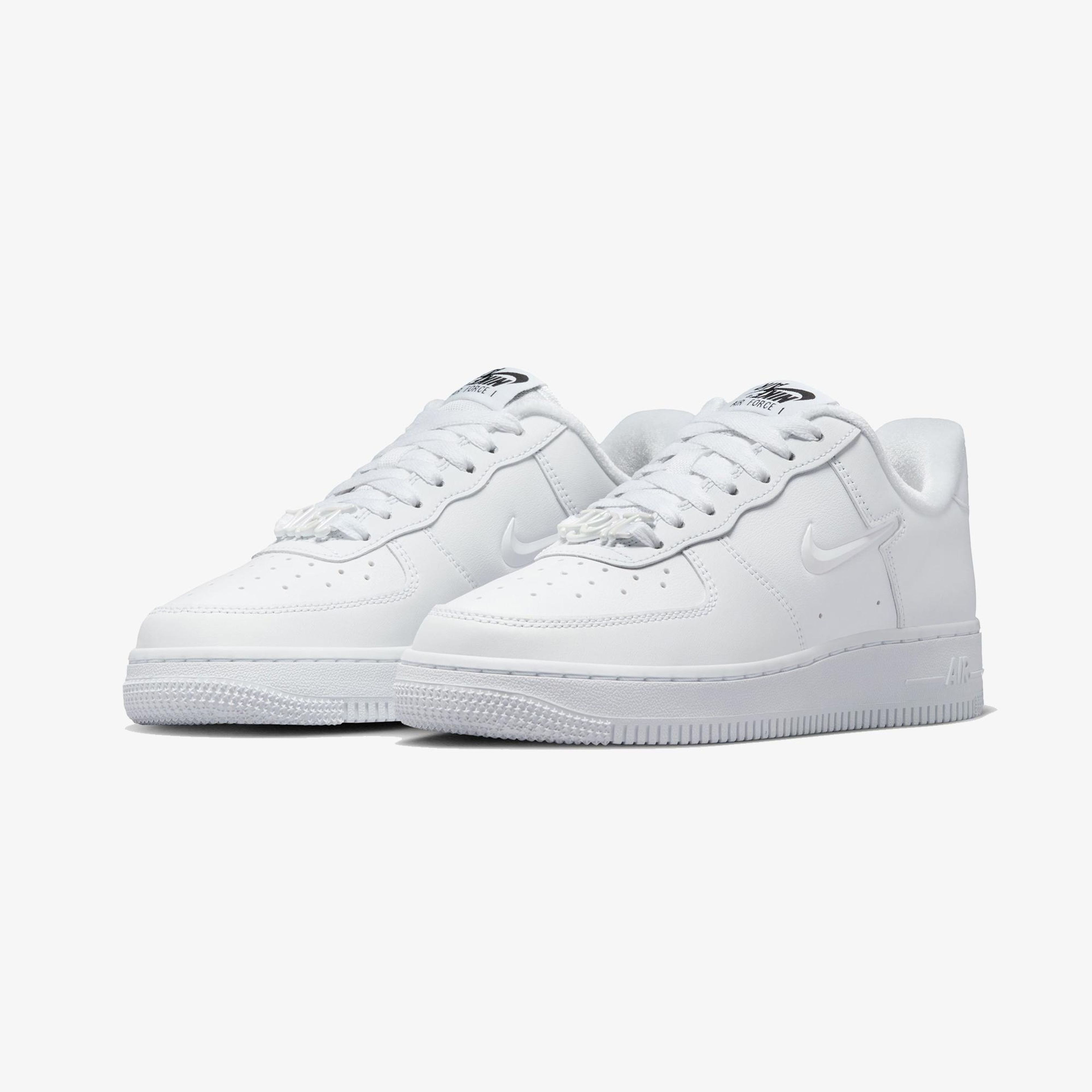 Nike Air Force 1 '07 Kadın Beyaz Spor Ayakkabı