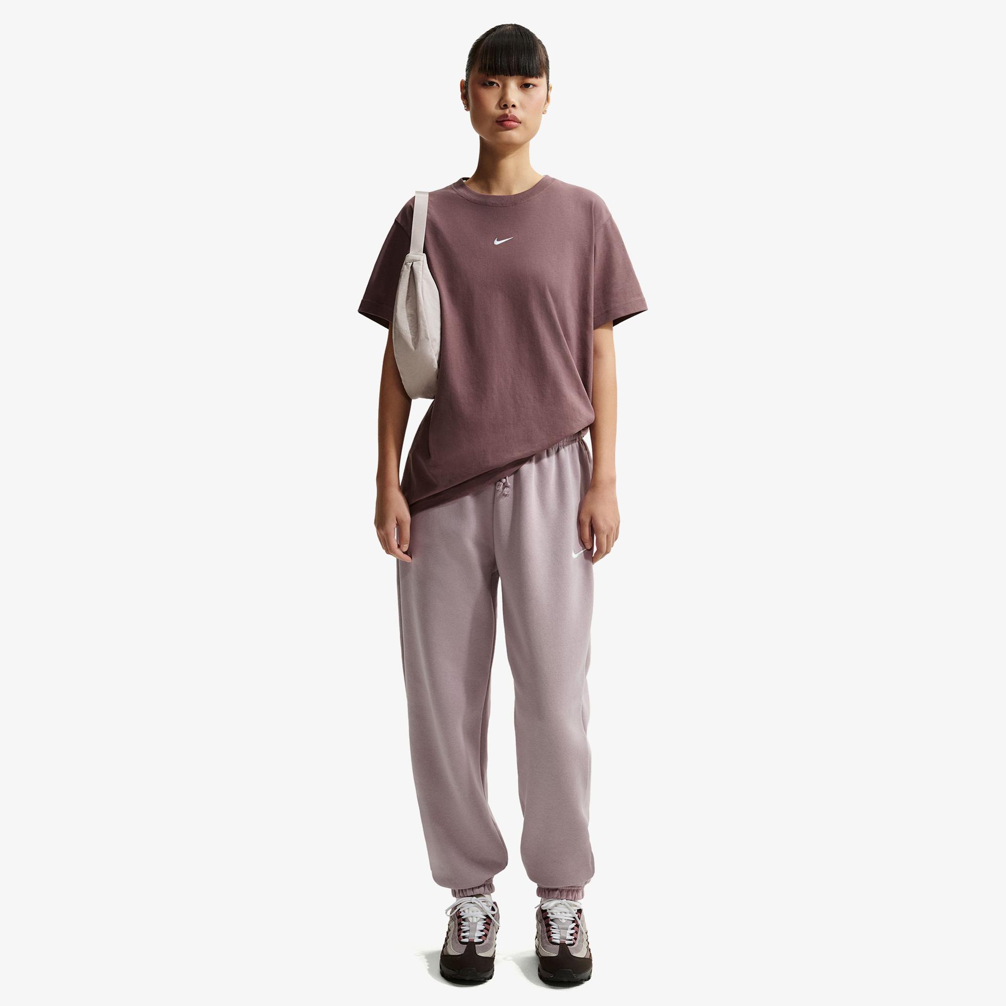 Nike Sportswear Classic Kadın Kahverengi T-Shirt