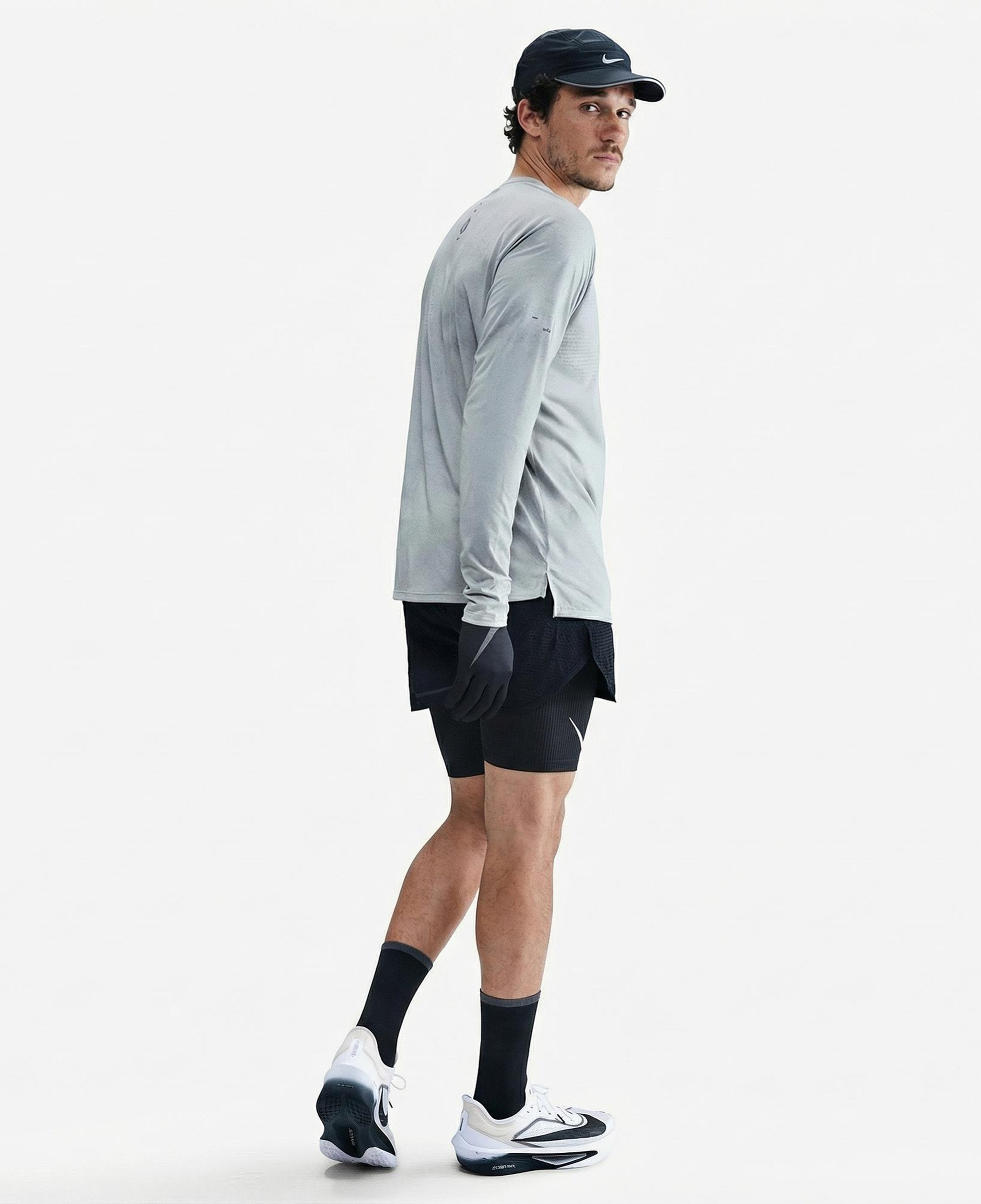 Nike Dri-Fit Stride Erkek Gri Uzun Kollu T-Shirt