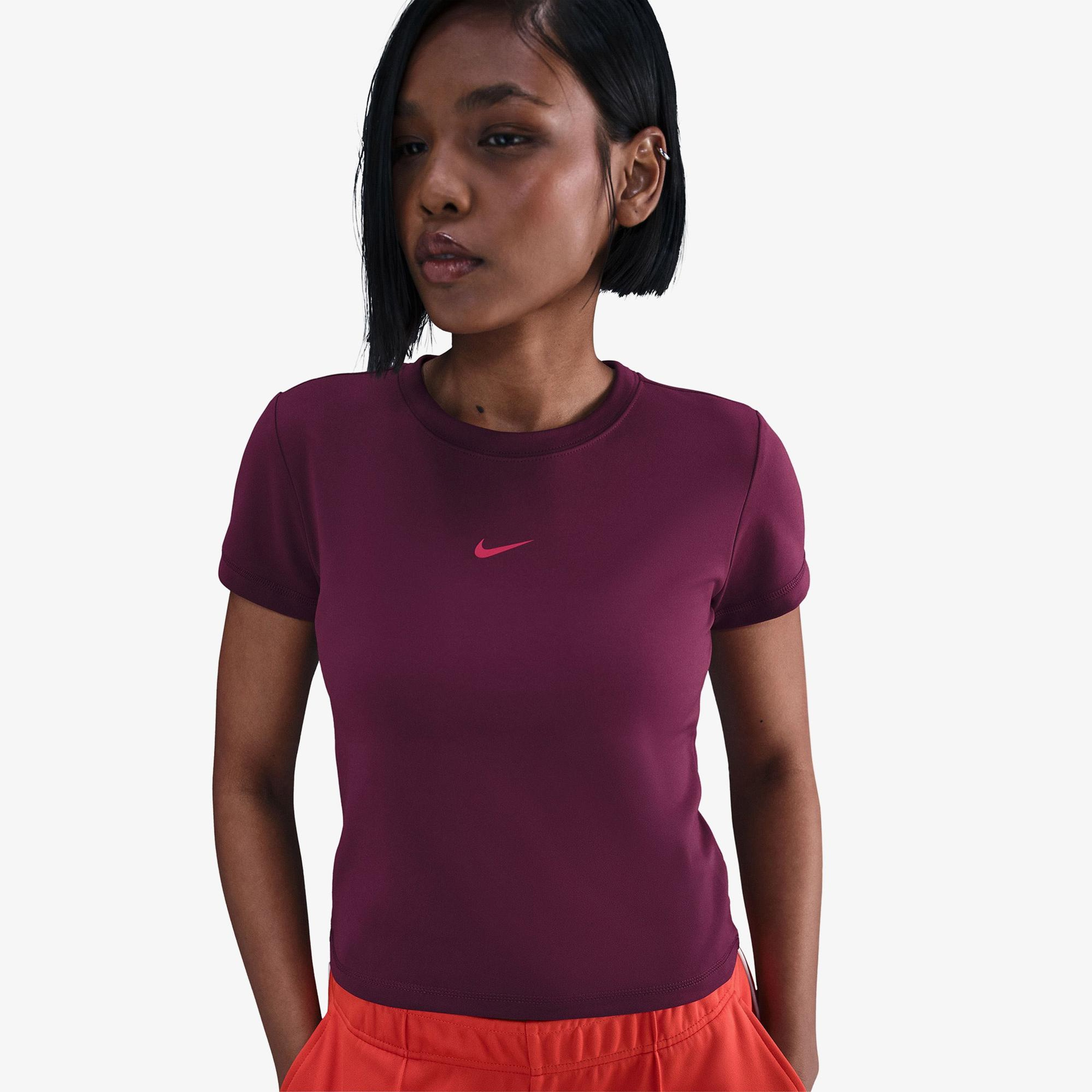 Nike Sportswear Kadın Bordo Crop T-Shirt