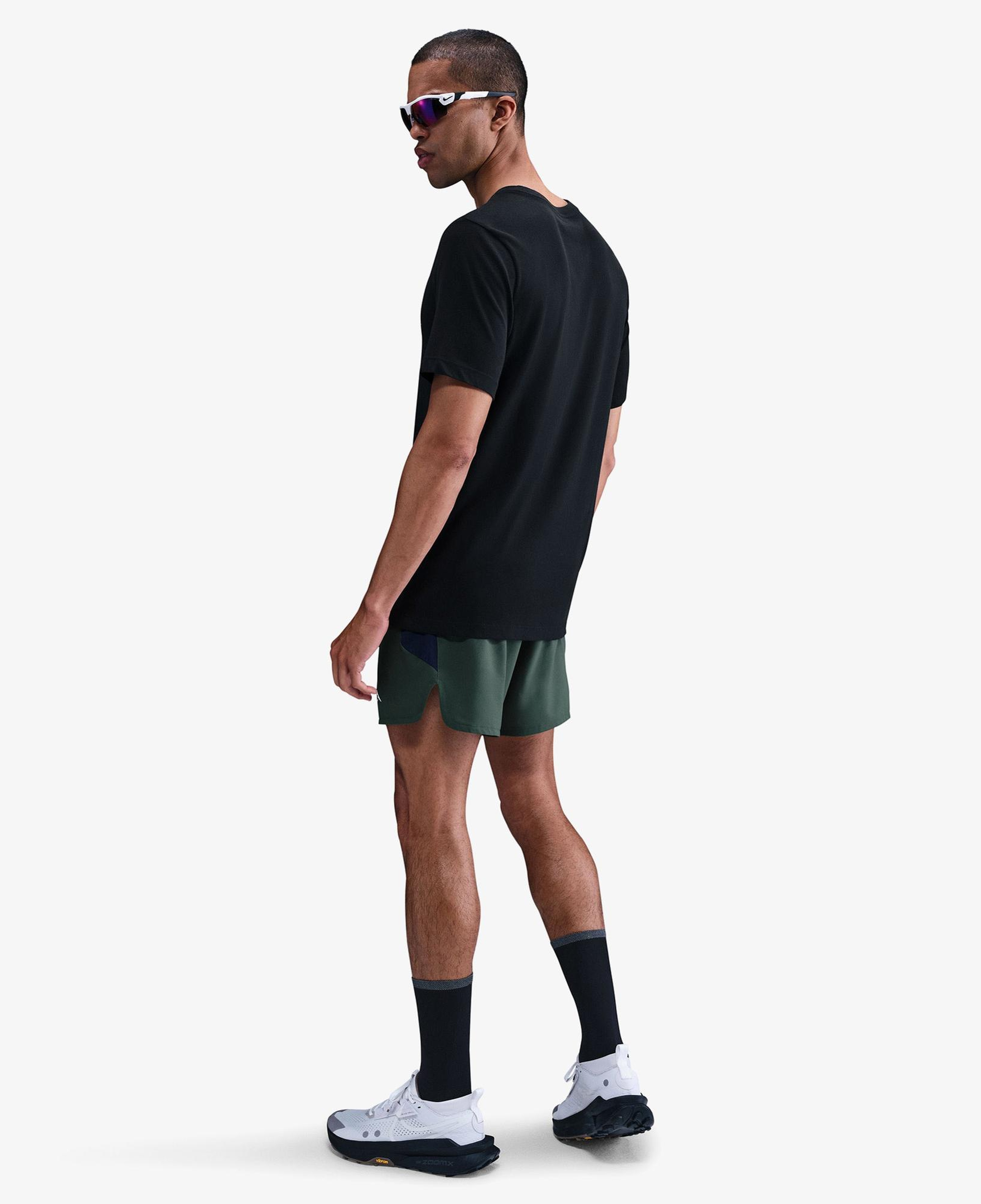 Nike Dri-Fit Trail Logo Erkek Siyah T-Shirt