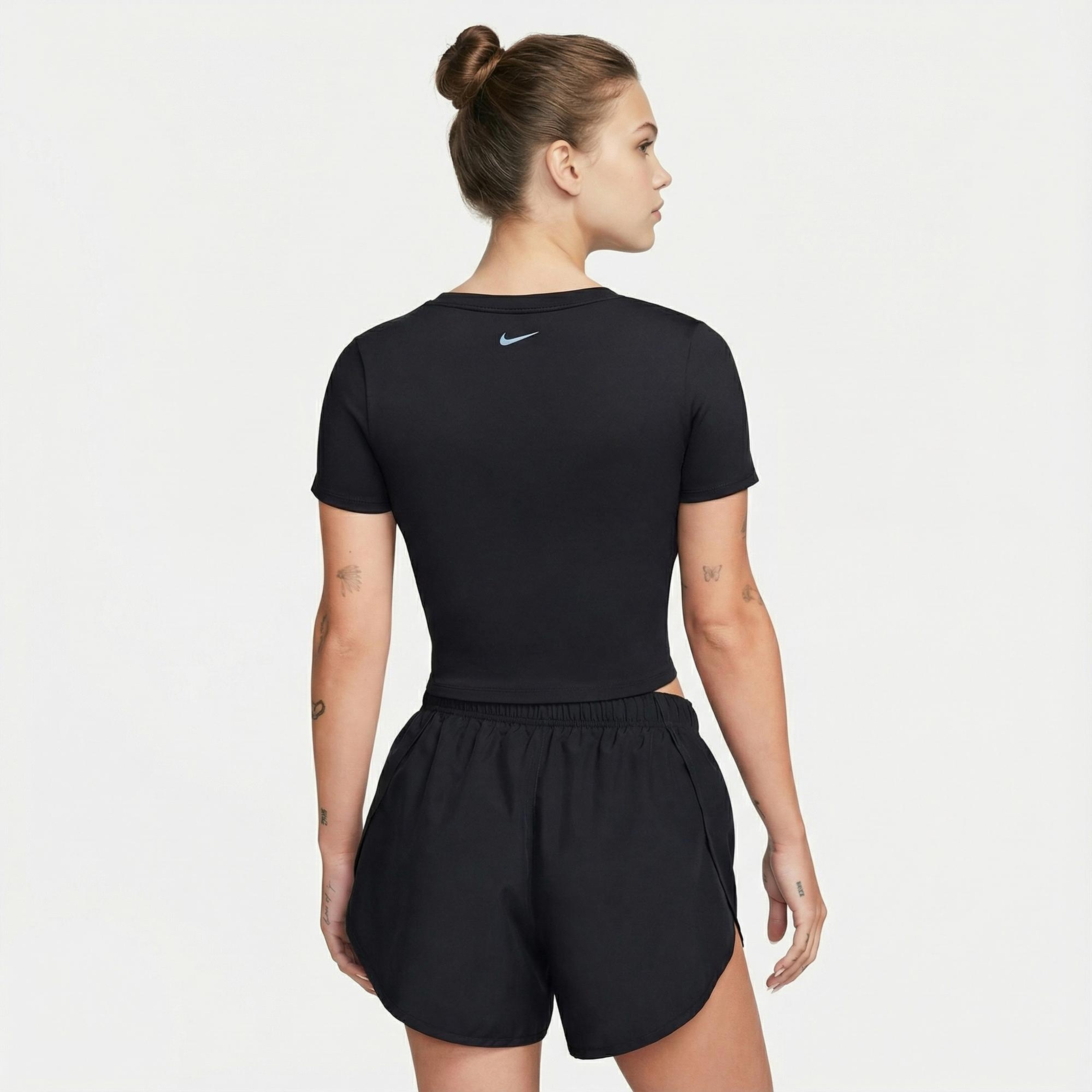Nike One Fitted Kadın Siyah Top Crop T-Shirt
