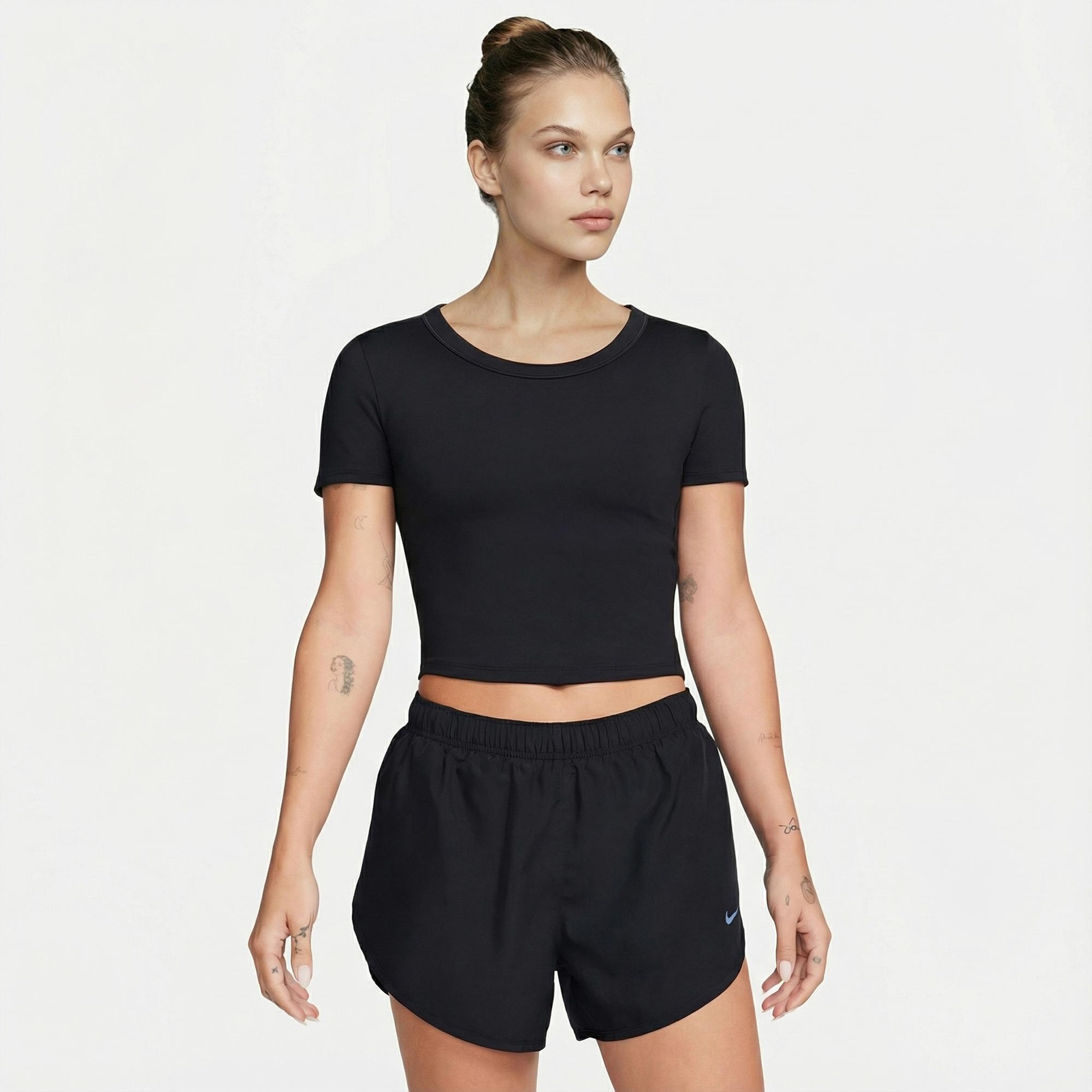 Nike One Fitted Kadın Siyah Top Crop T-Shirt