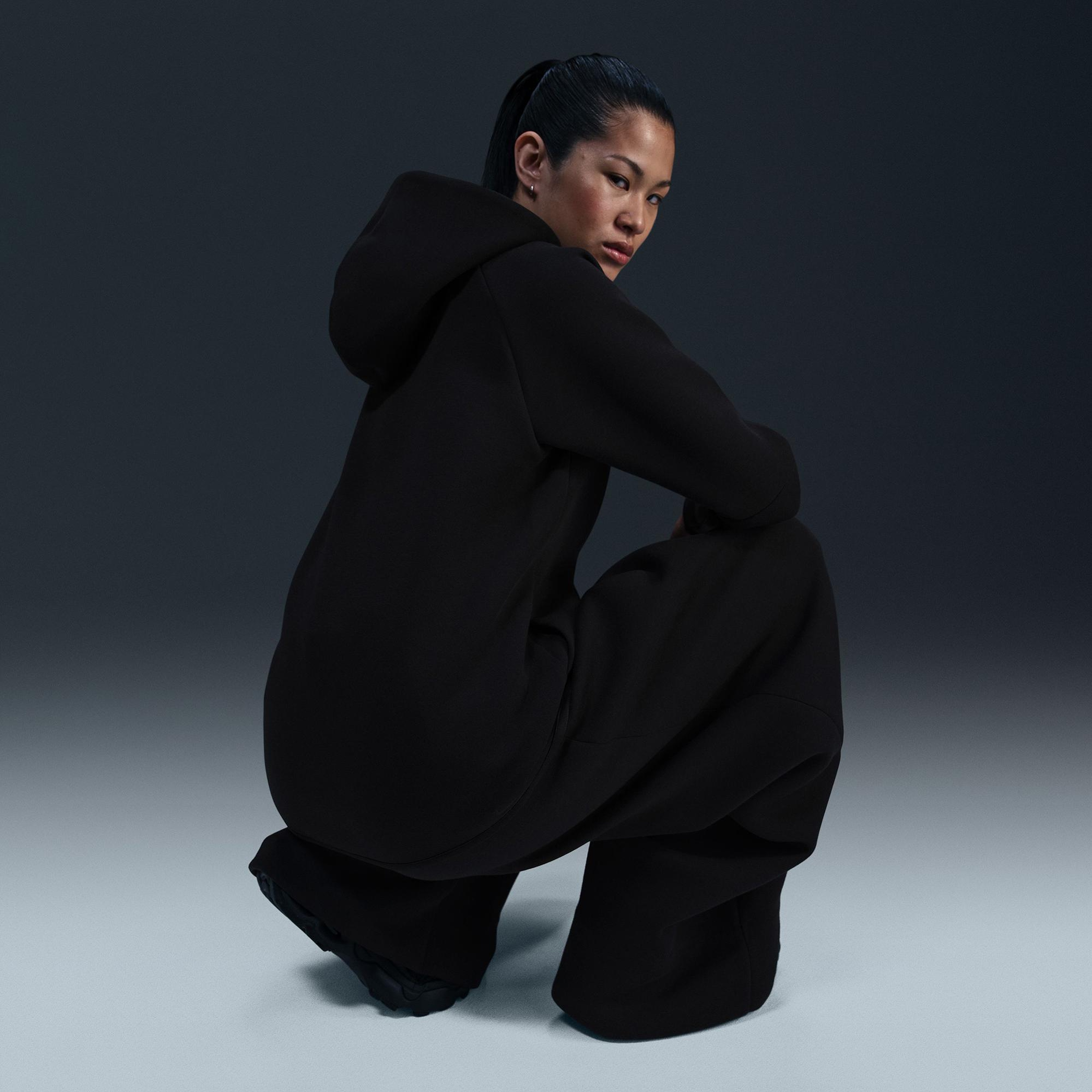 Nike Sportswear Tech Fleece Windrunner Kadın Siyah Eşofman Üstü