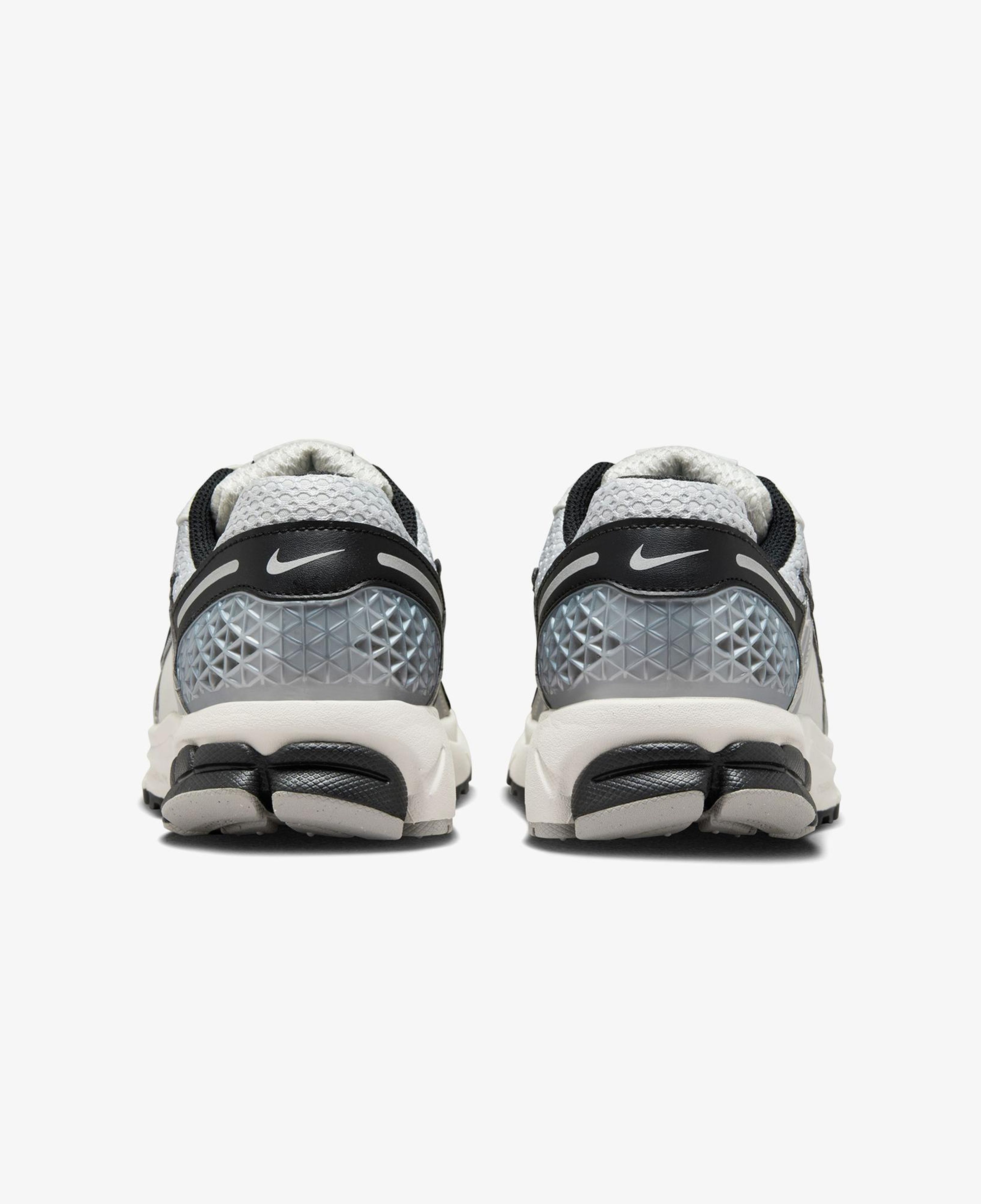 Nike Zoom Vomero 5 Kadın Gri Spor Ayakkabı