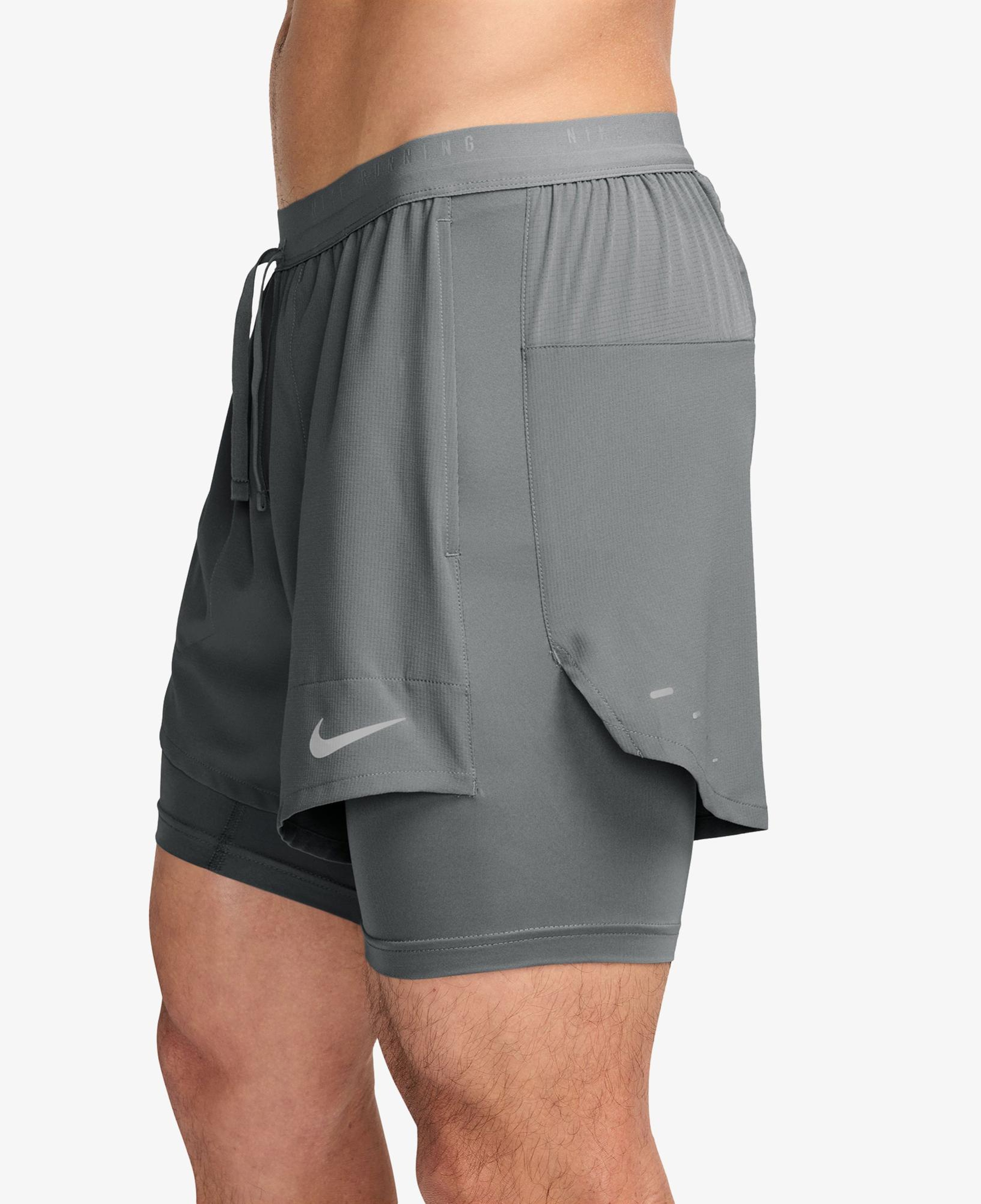 Nike Dri-Fit Stride Erkek Gri Şort