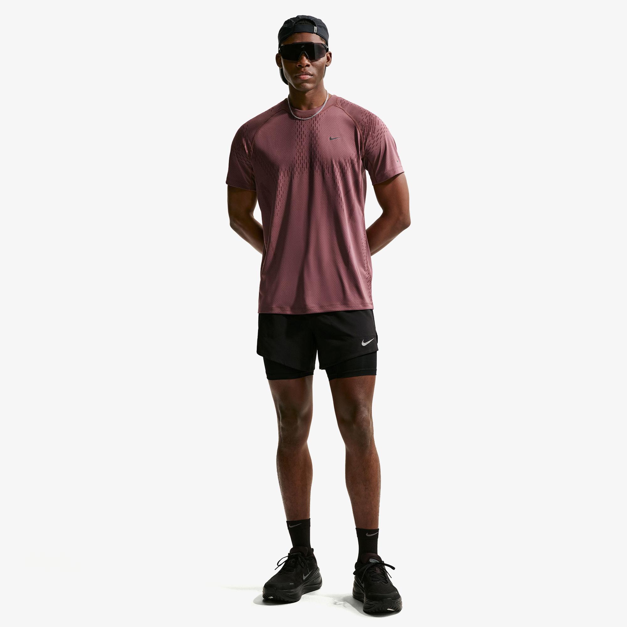 Nike Dri-Fit Stride Erkek Siyah Şort