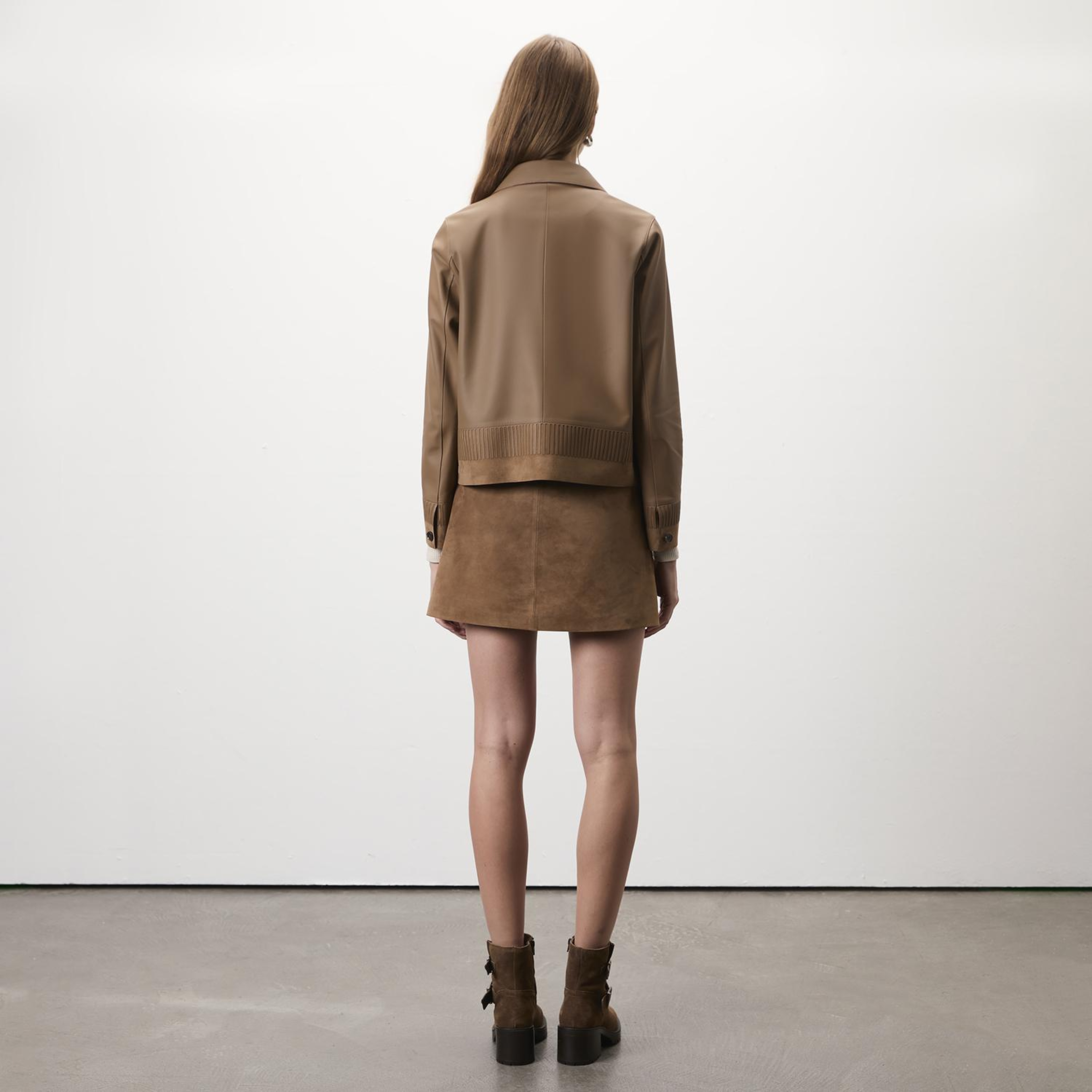 Kadın Açık Kahve Kısa Gömlek Yaka Deri Ceket