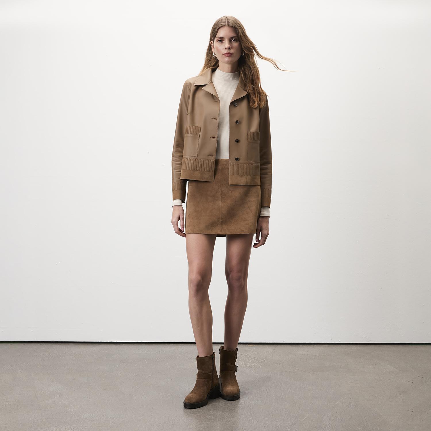 Kadın Açık Kahve Kısa Gömlek Yaka Deri Ceket