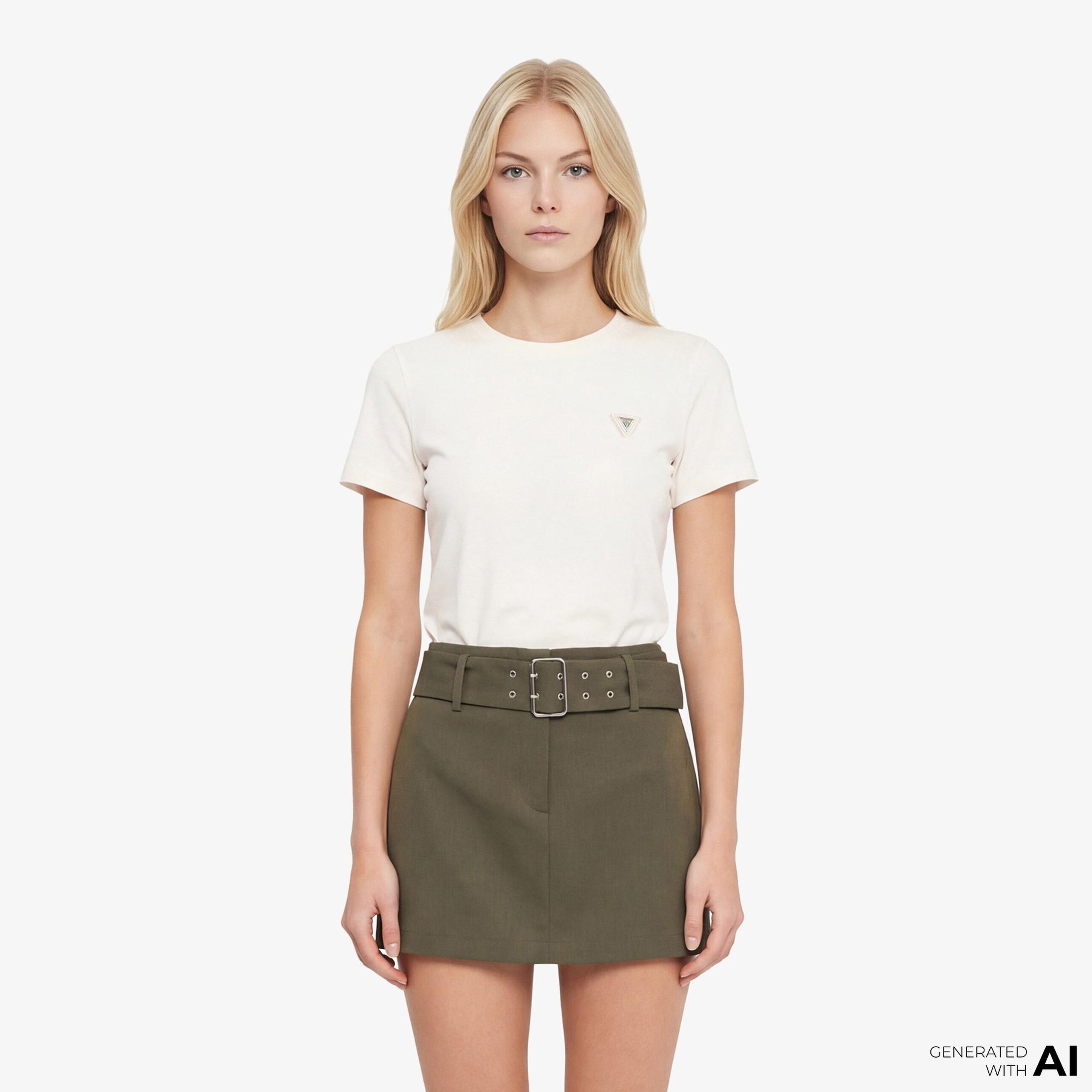 Guess Sonia Aktif Modal Karışımlı Slim Fit Kadın Beyaz T-Shirt