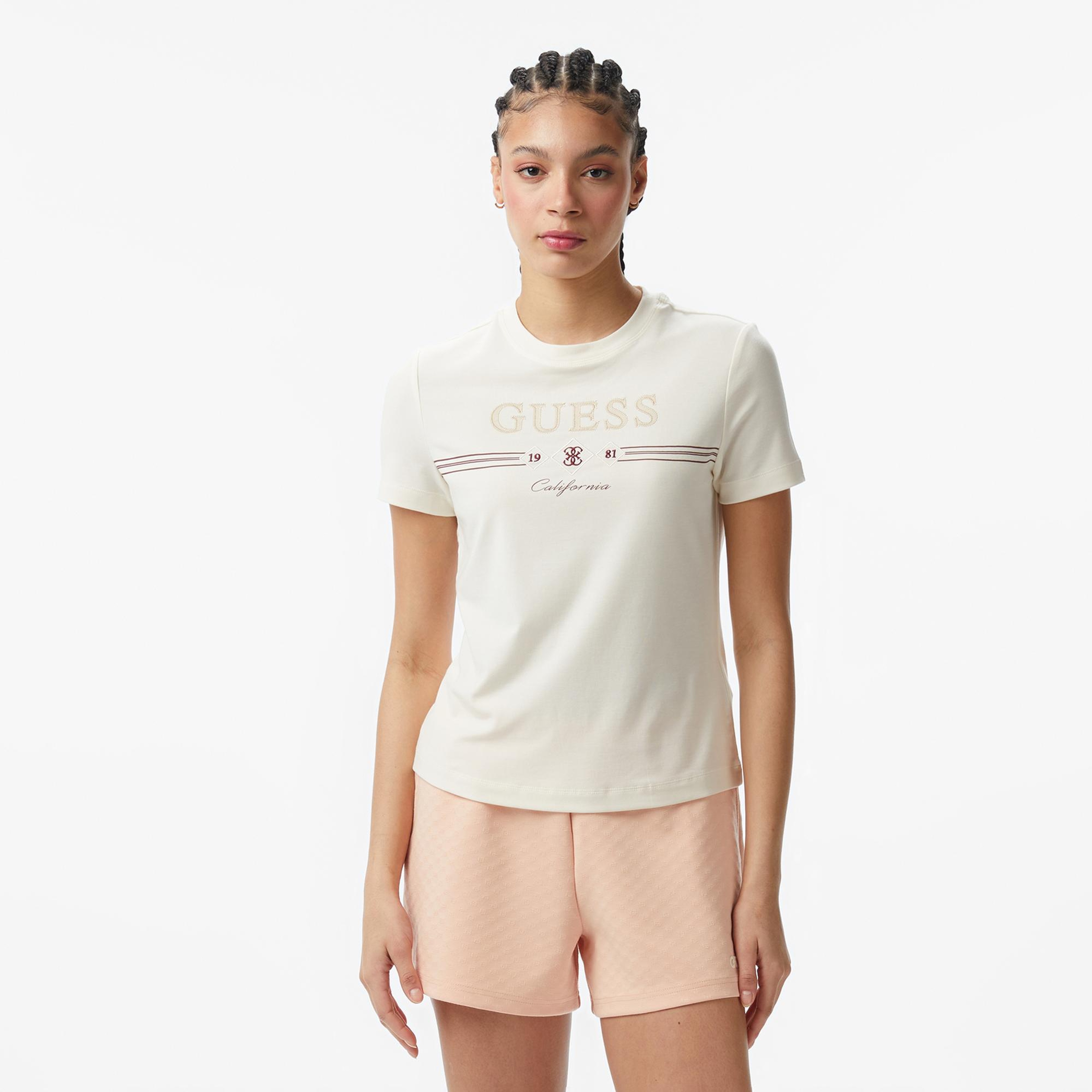 Guess Febe Aktif Slim Fit Kadın Beyaz T-Shirt