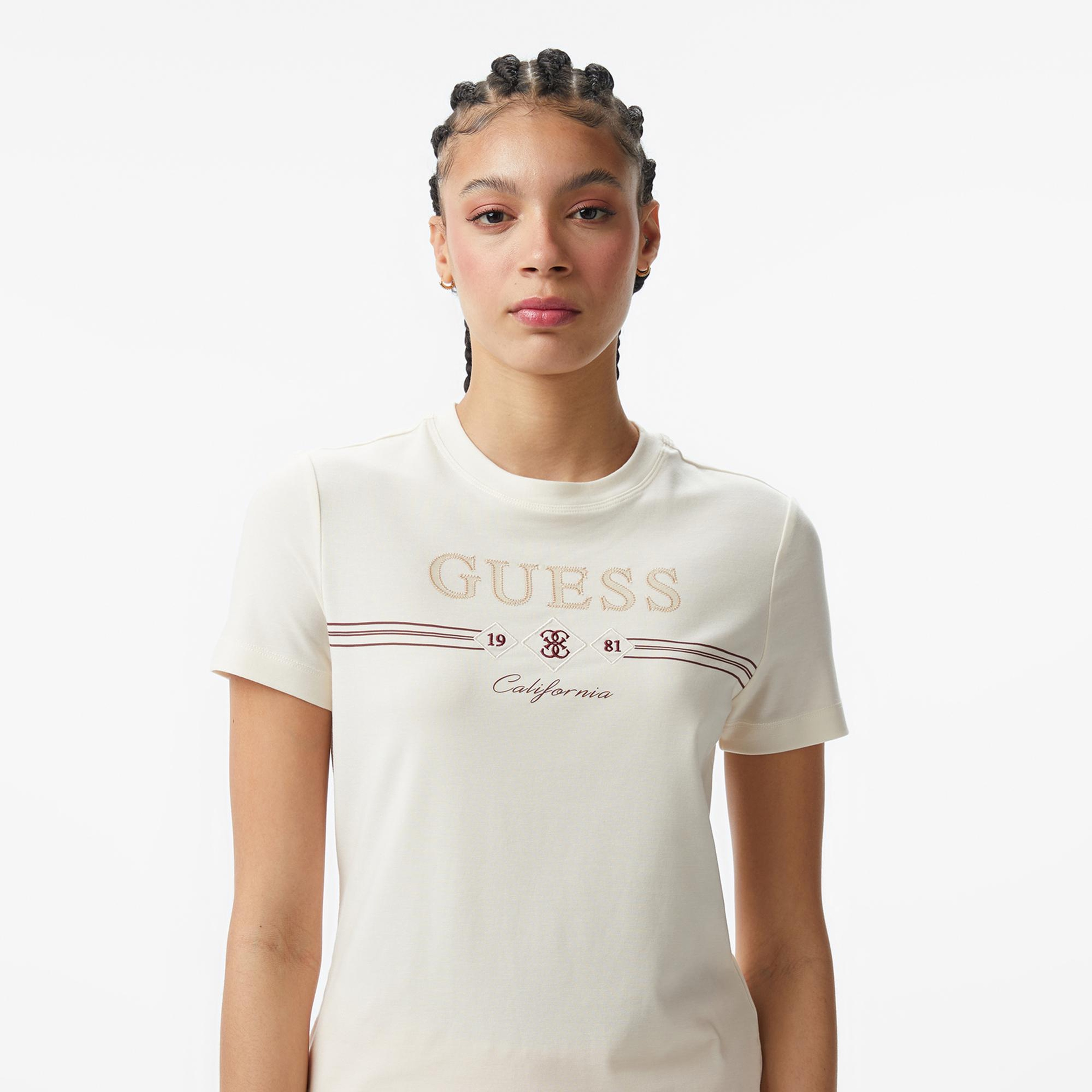 Guess Febe Aktif Slim Fit Kadın Beyaz T-Shirt