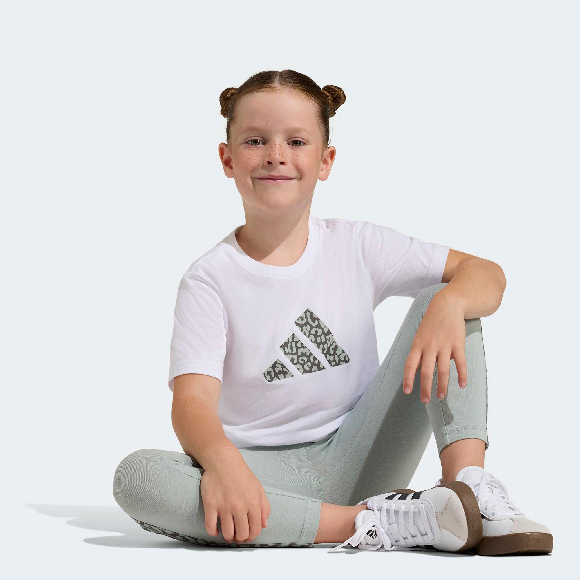 adidas Seasonals Çocuk Beyaz T-Shirt