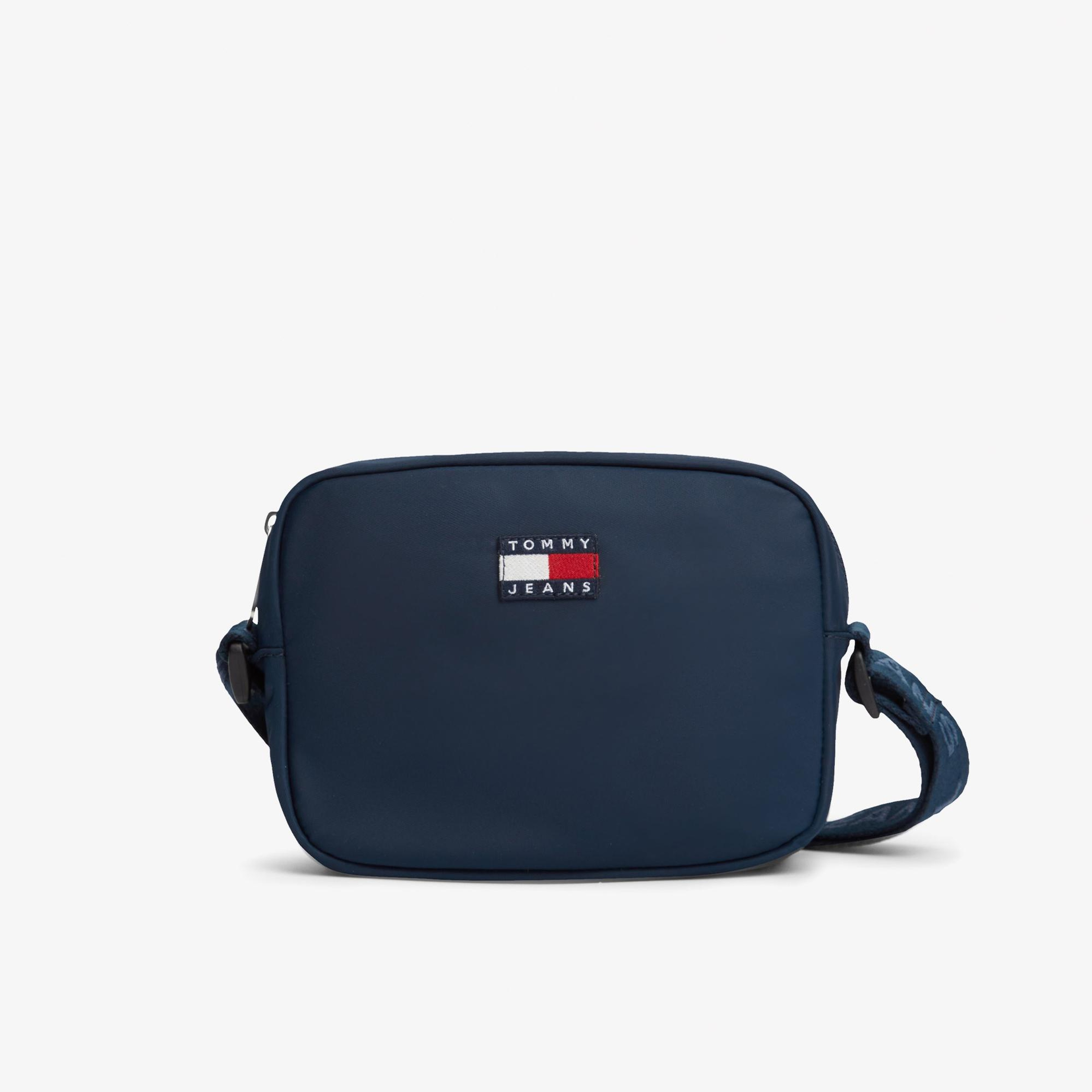 Tommy Hilfiger Essential Daily Kadın Lacivert Çapraz Çanta