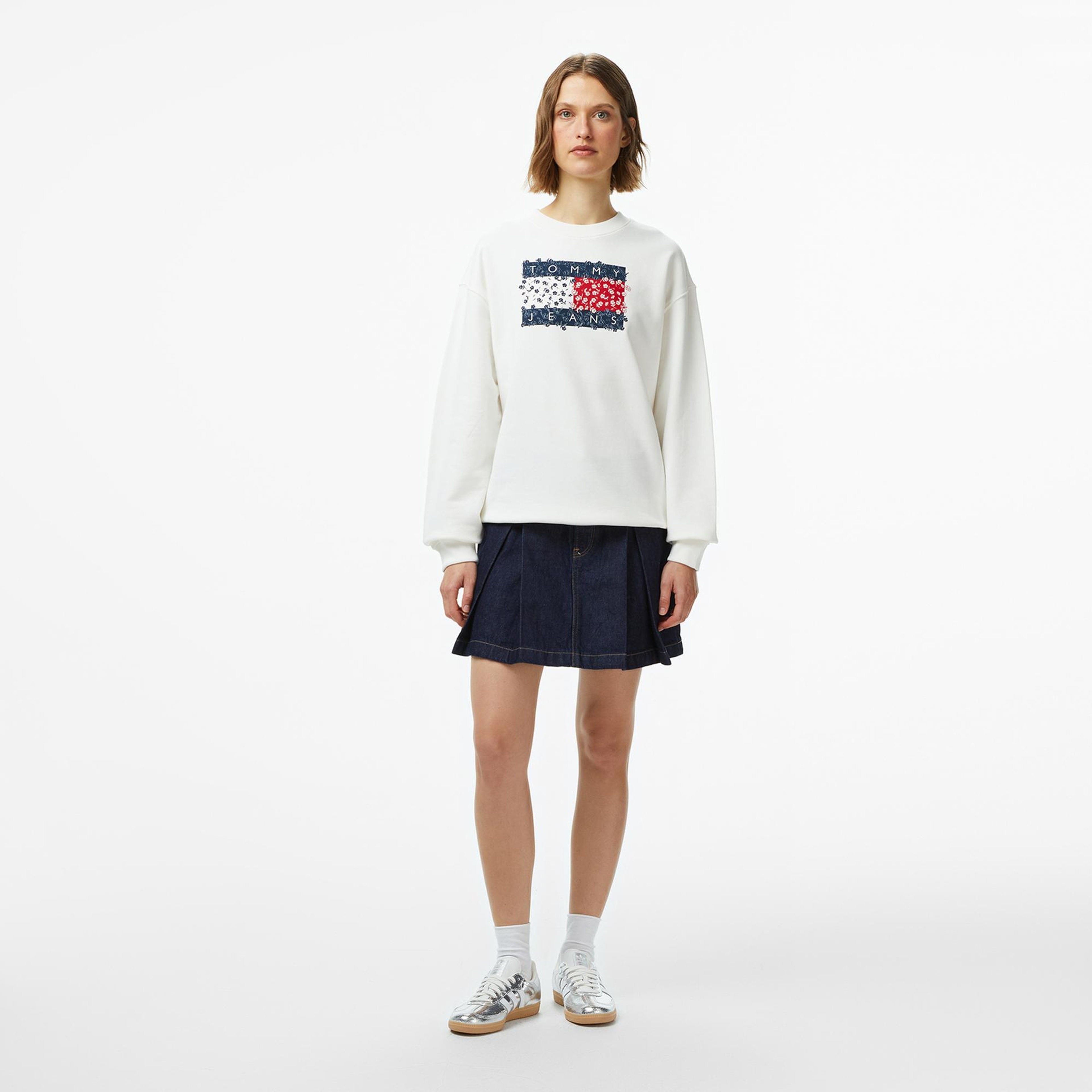 Tommy Jeans Relax Floral Flag Kadın Beyaz Sweatshirt
