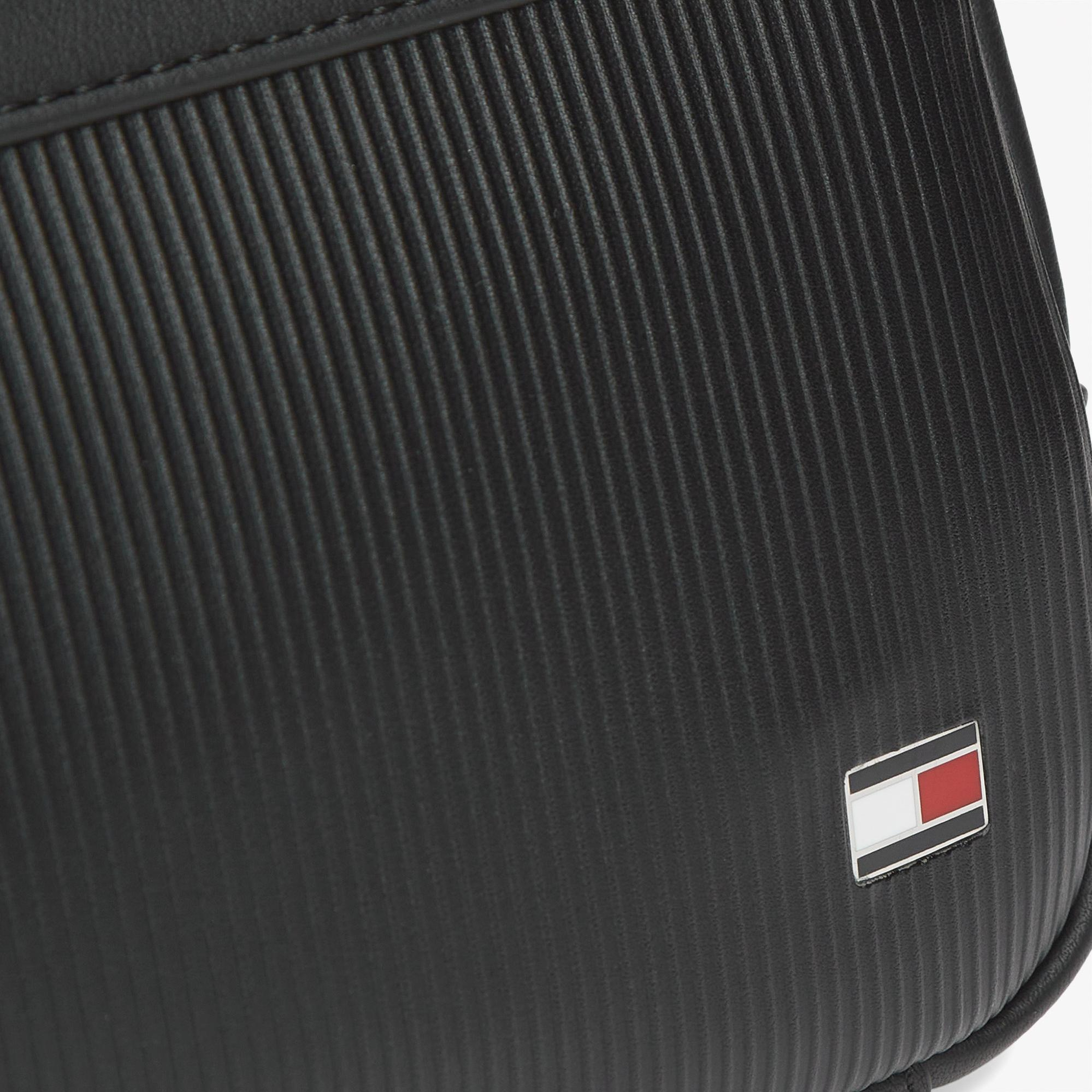 Tommy Hilfiger Flag Erkek Siyah El Çantası