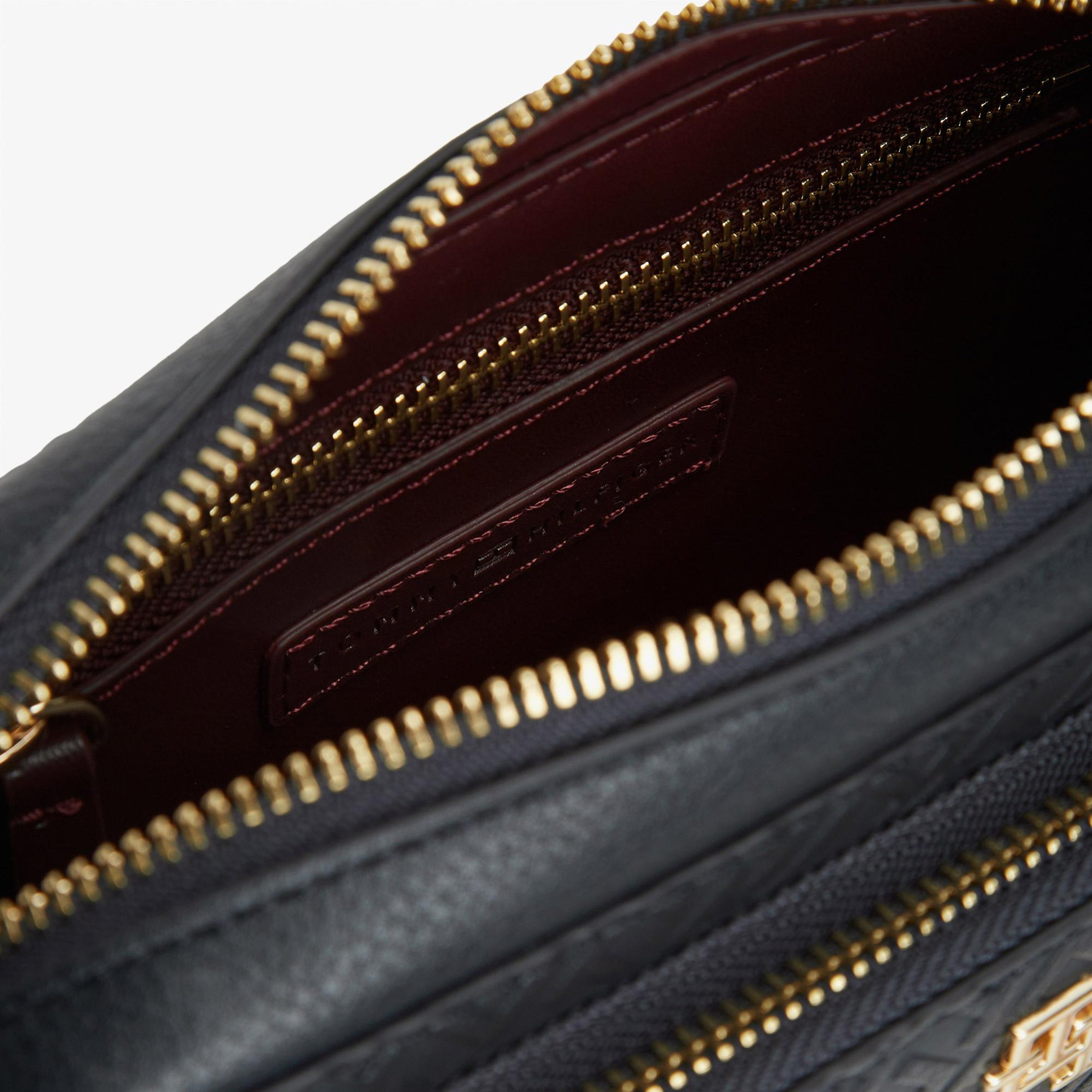 Tommy Hilfiger Icon Kadın Lacivert Çapraz Çanta