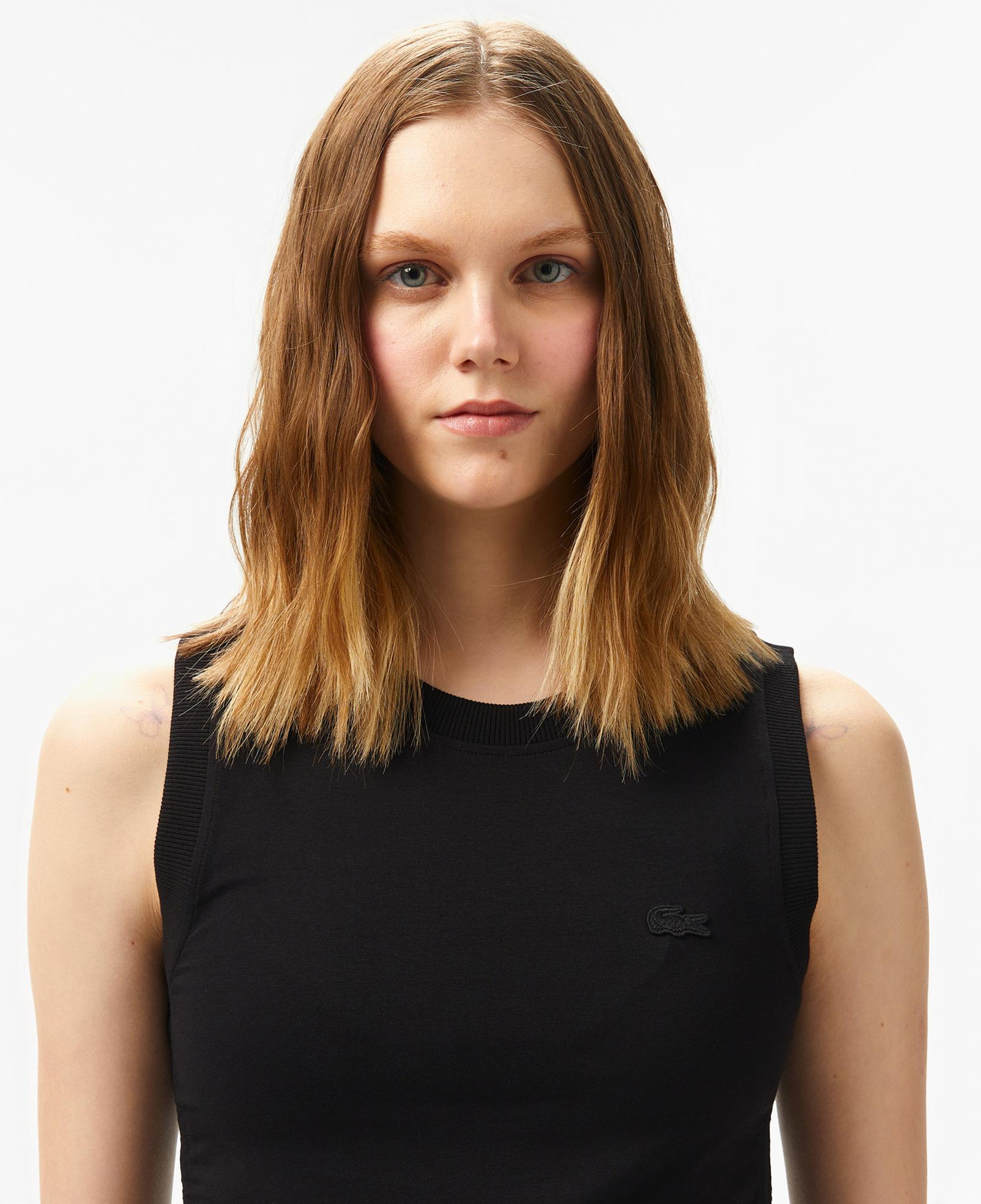 Lacoste Kadın Slim Fit Kolsuz Bisiklet Yaka Siyah T-Shirt