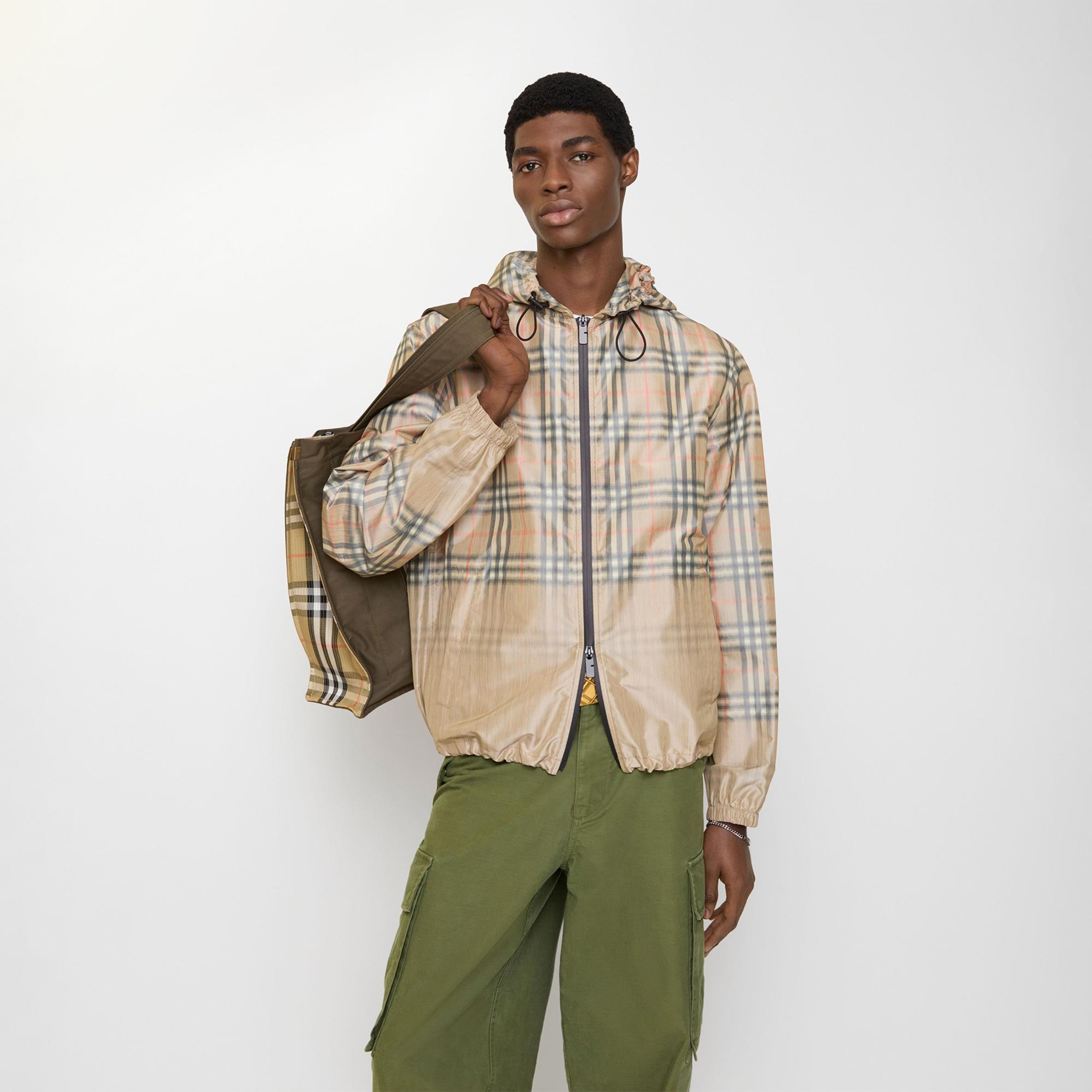 Burberry Gradient Check Hooded Erkek Bej Mont