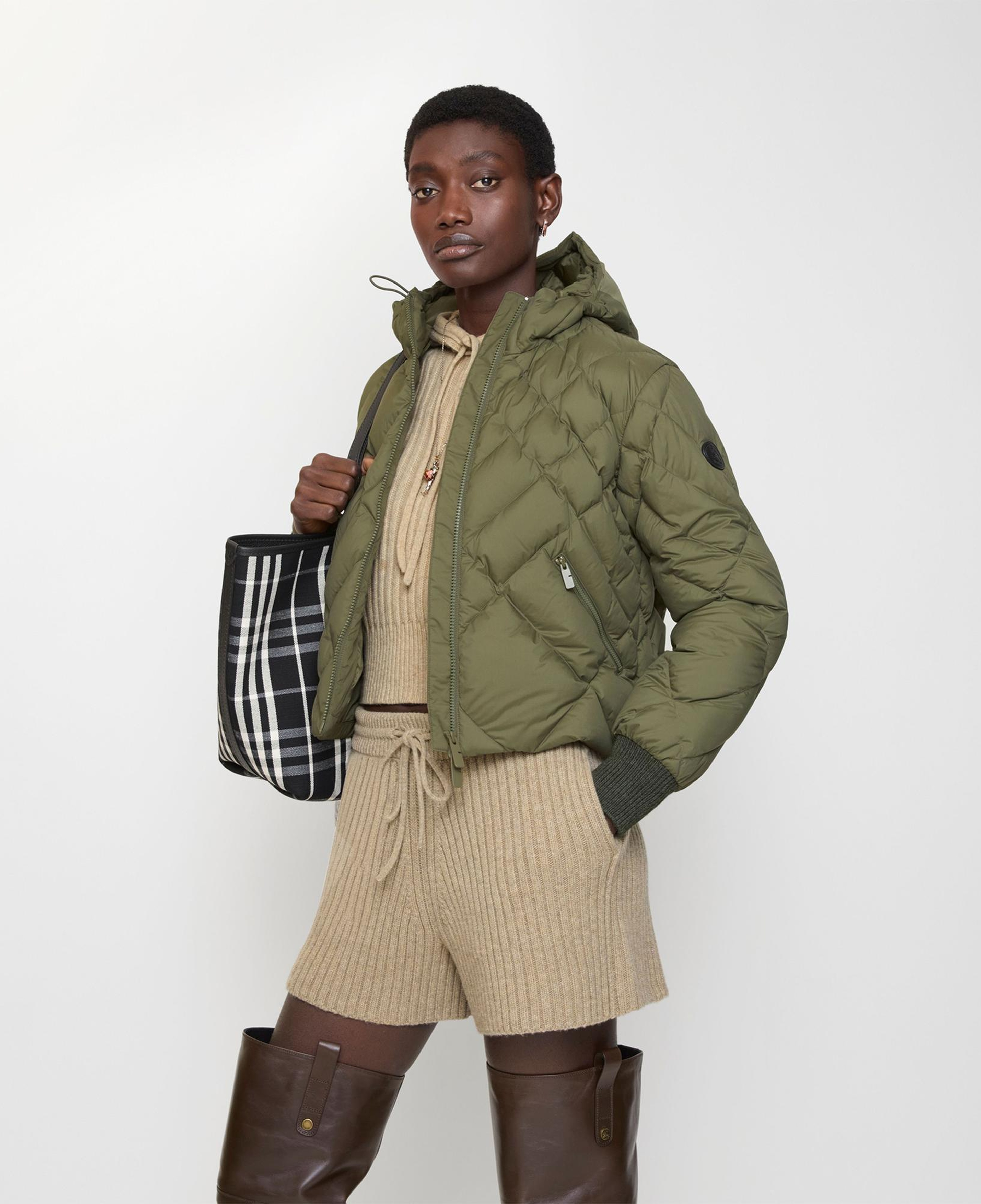 Burberry Check-Stitch Nylon Delley Puffer Kadın Haki Mont