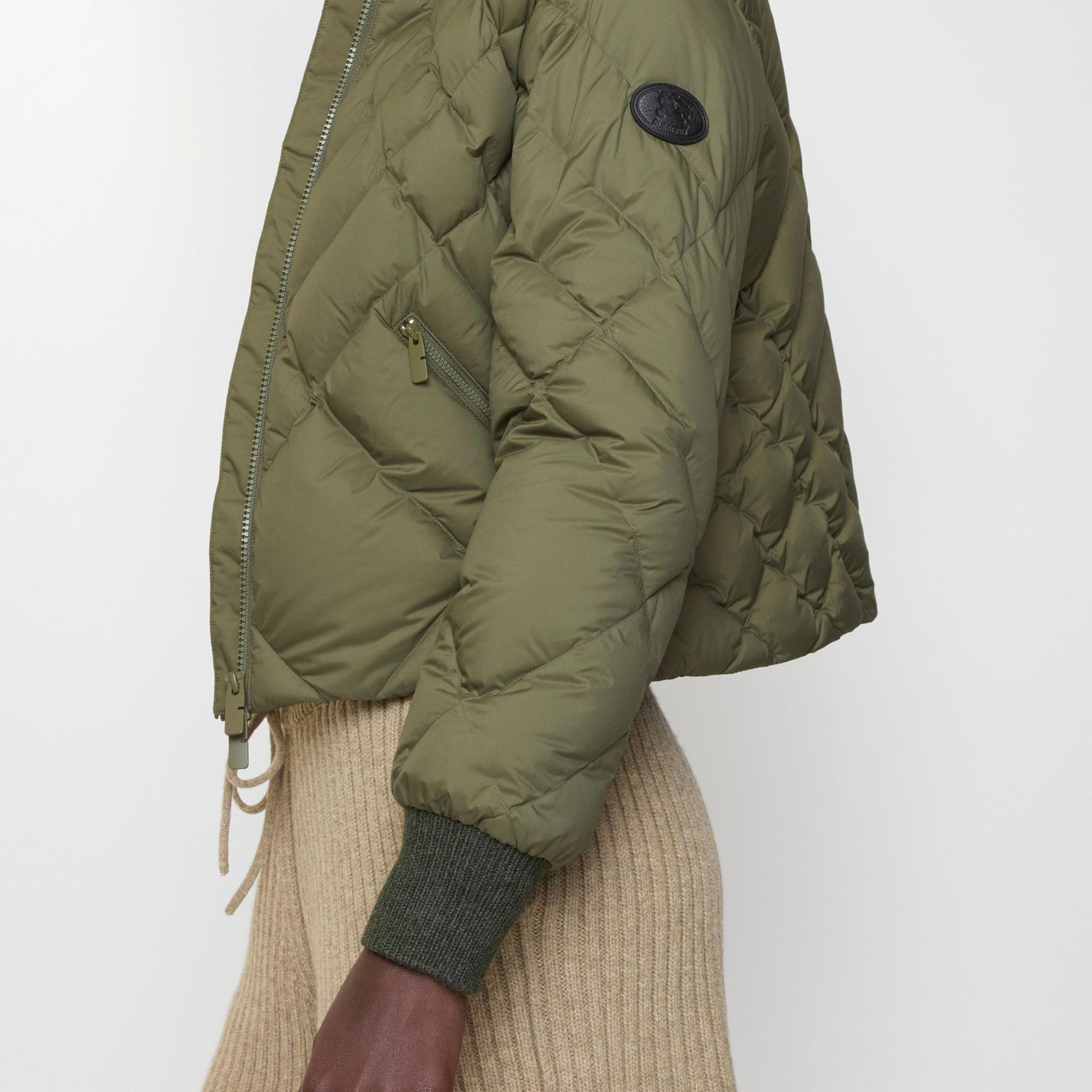 Burberry Check-Stitch Nylon Delley Puffer Kadın Haki Mont