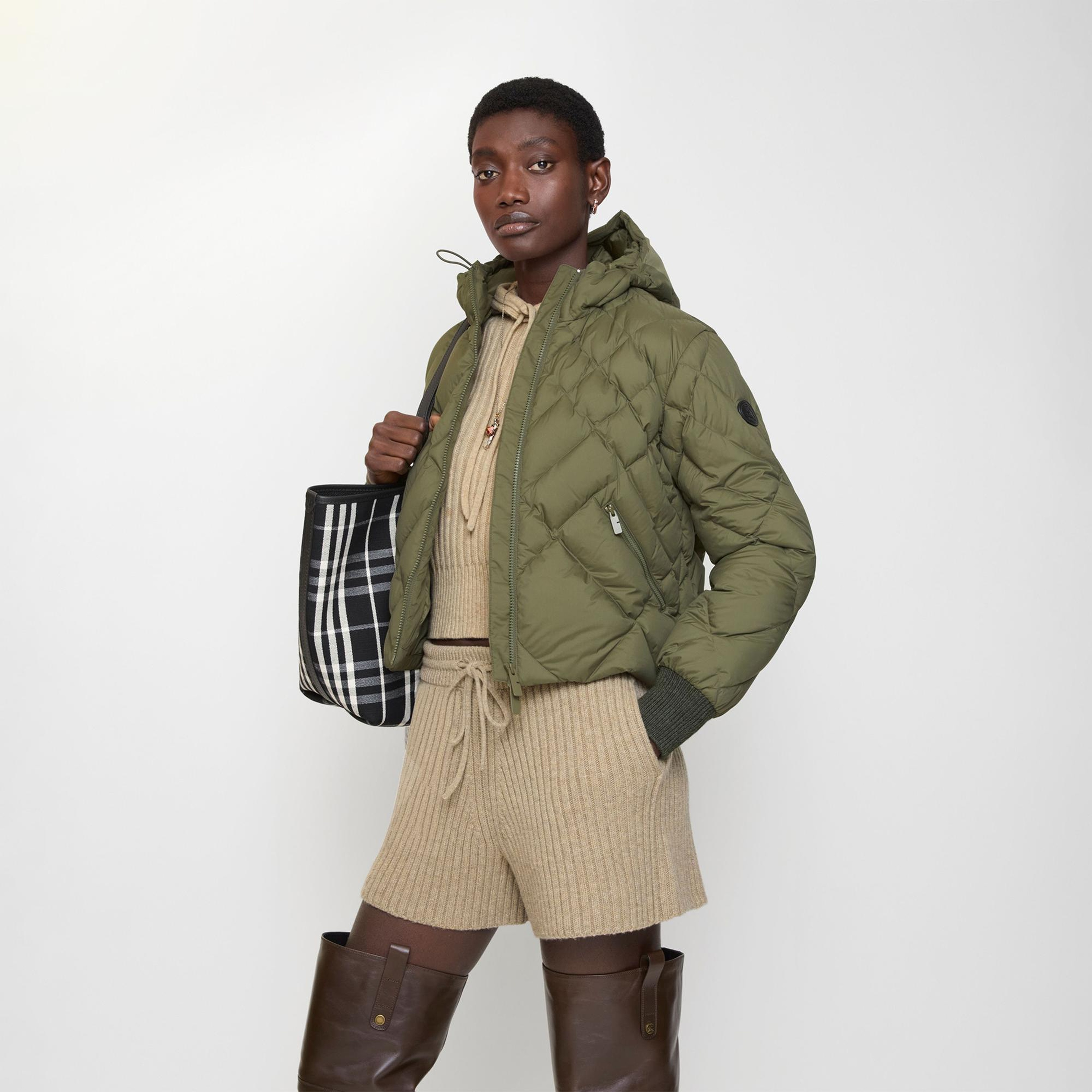 Burberry Check-Stitch Nylon Delley Puffer Kadın Haki Mont