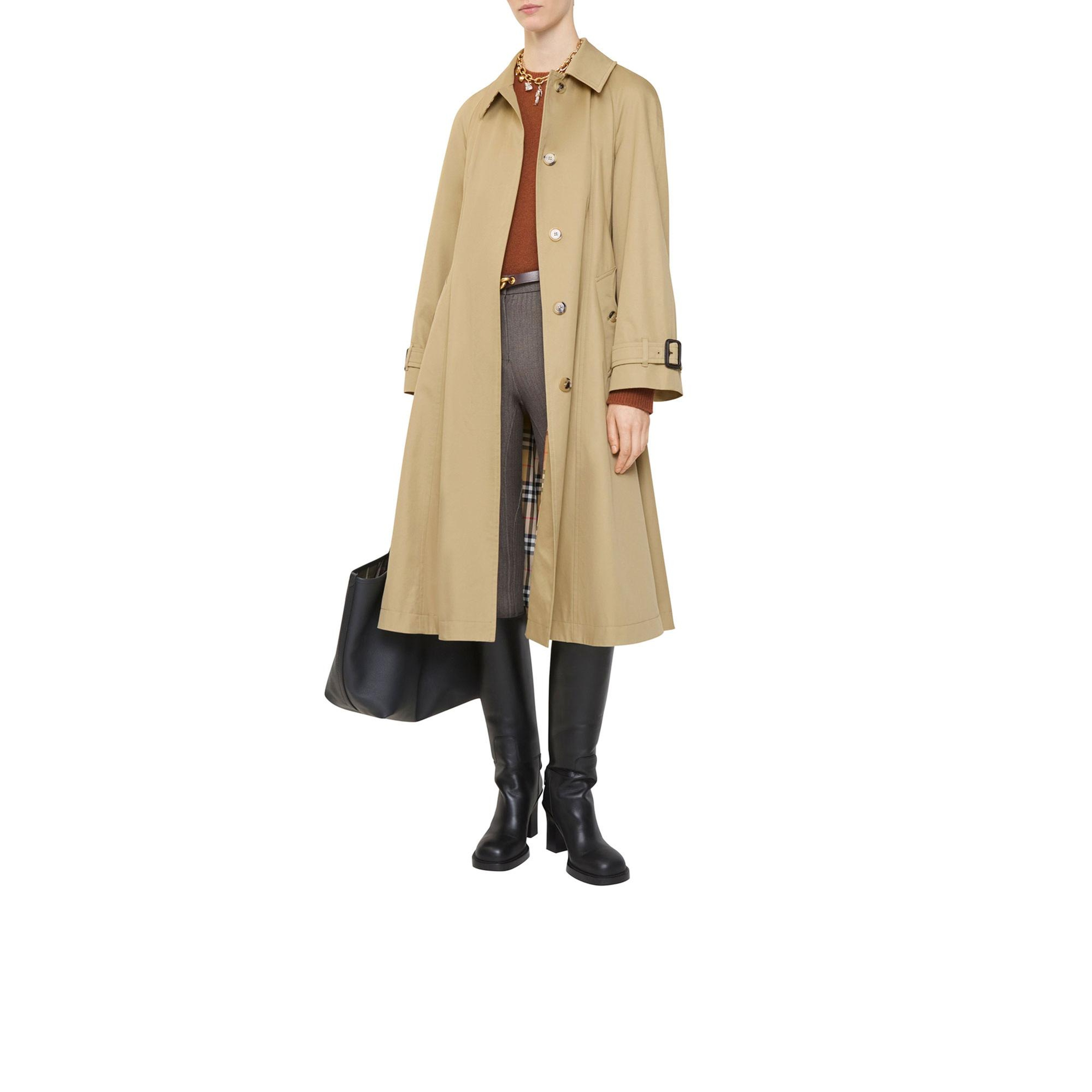 Burberry Long Gabardine Ellingham Fit-And-Flare Car Kadın Bej Pardesü