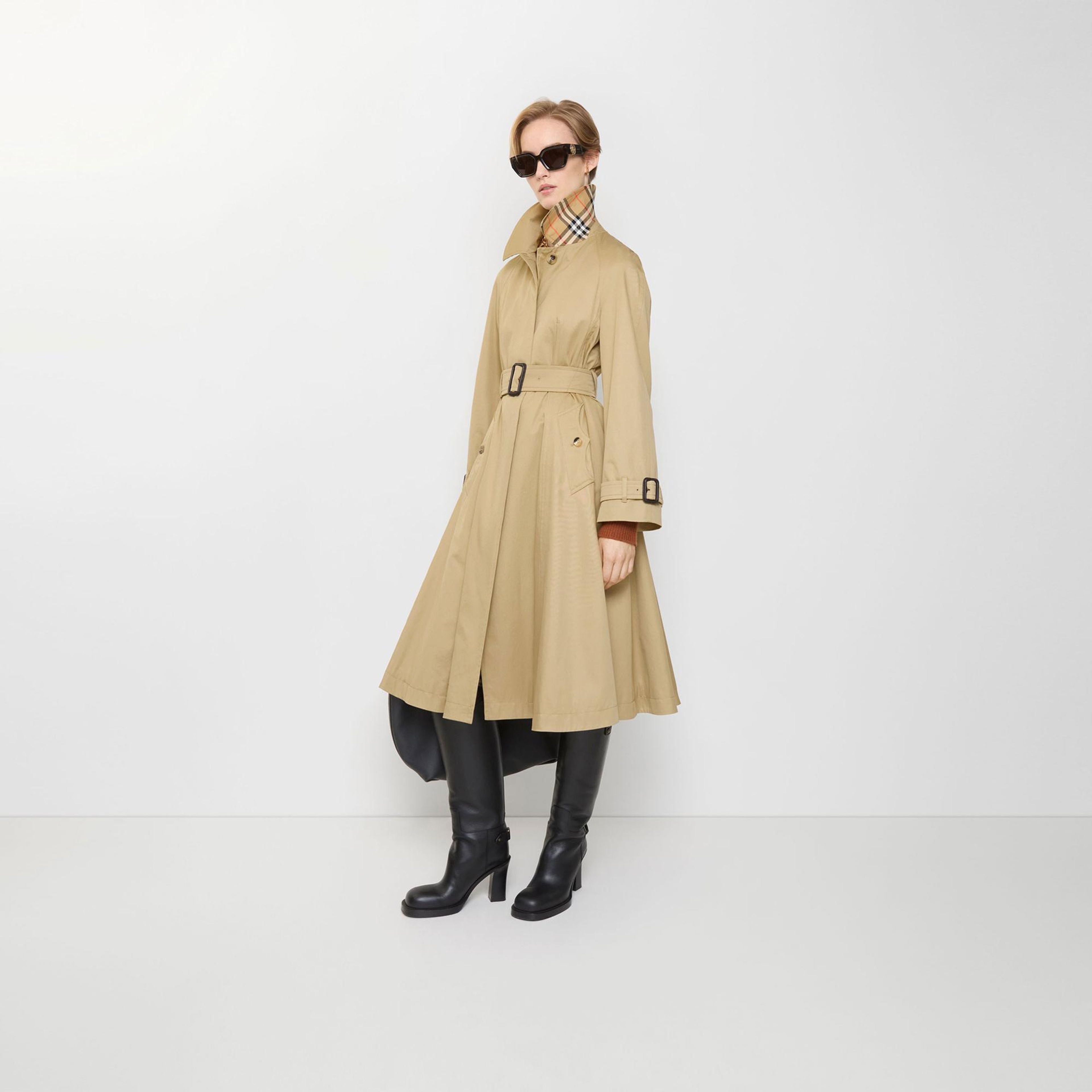 Burberry Long Gabardine Ellingham Fit-And-Flare Car Kadın Bej Pardesü