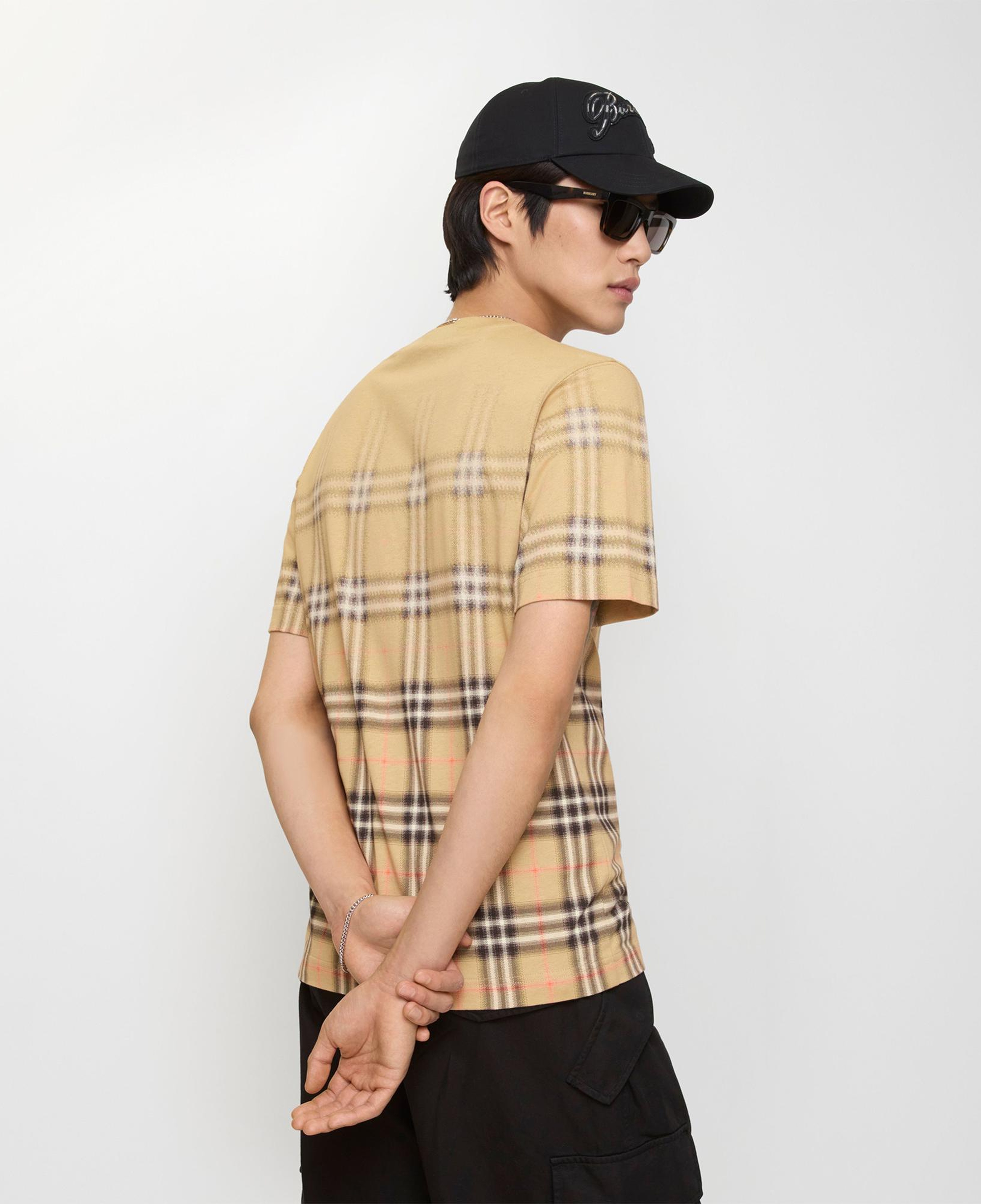 Burberry Gradient Check Cotton Erkek Bej T-Shirt