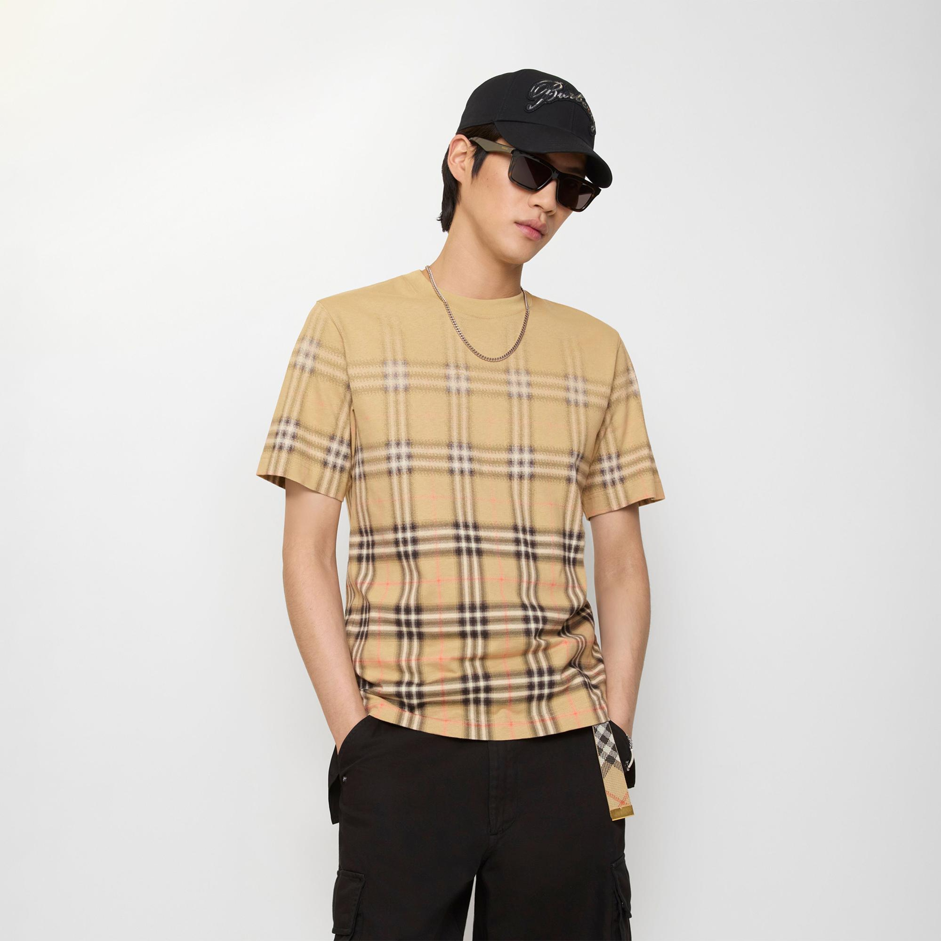 Burberry Gradient Check Cotton Erkek Bej T-Shirt