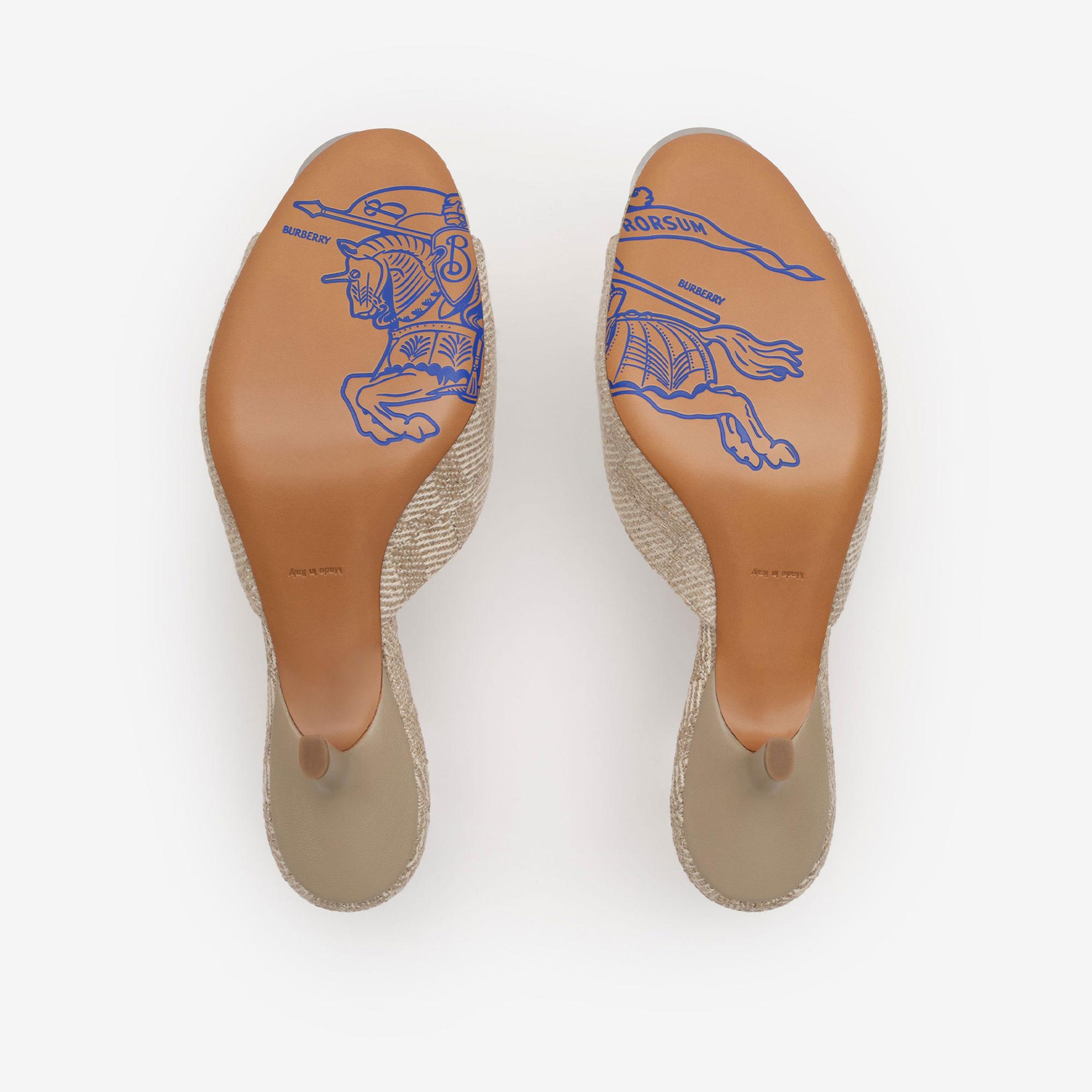 Burberry Check Mews Low Kadın Bej Sandalet